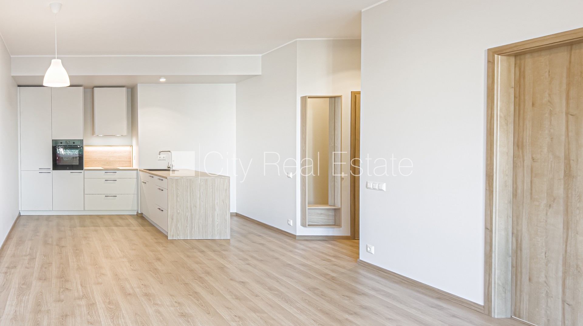 Sludinājumi. Jaunceltne, pagalma ēka, apsaimniekošanas maksa mēnesī 105,16 EUR, labiekārtots apzaļumots pagalms, Cena: 675 EUR/mēn Foto #4