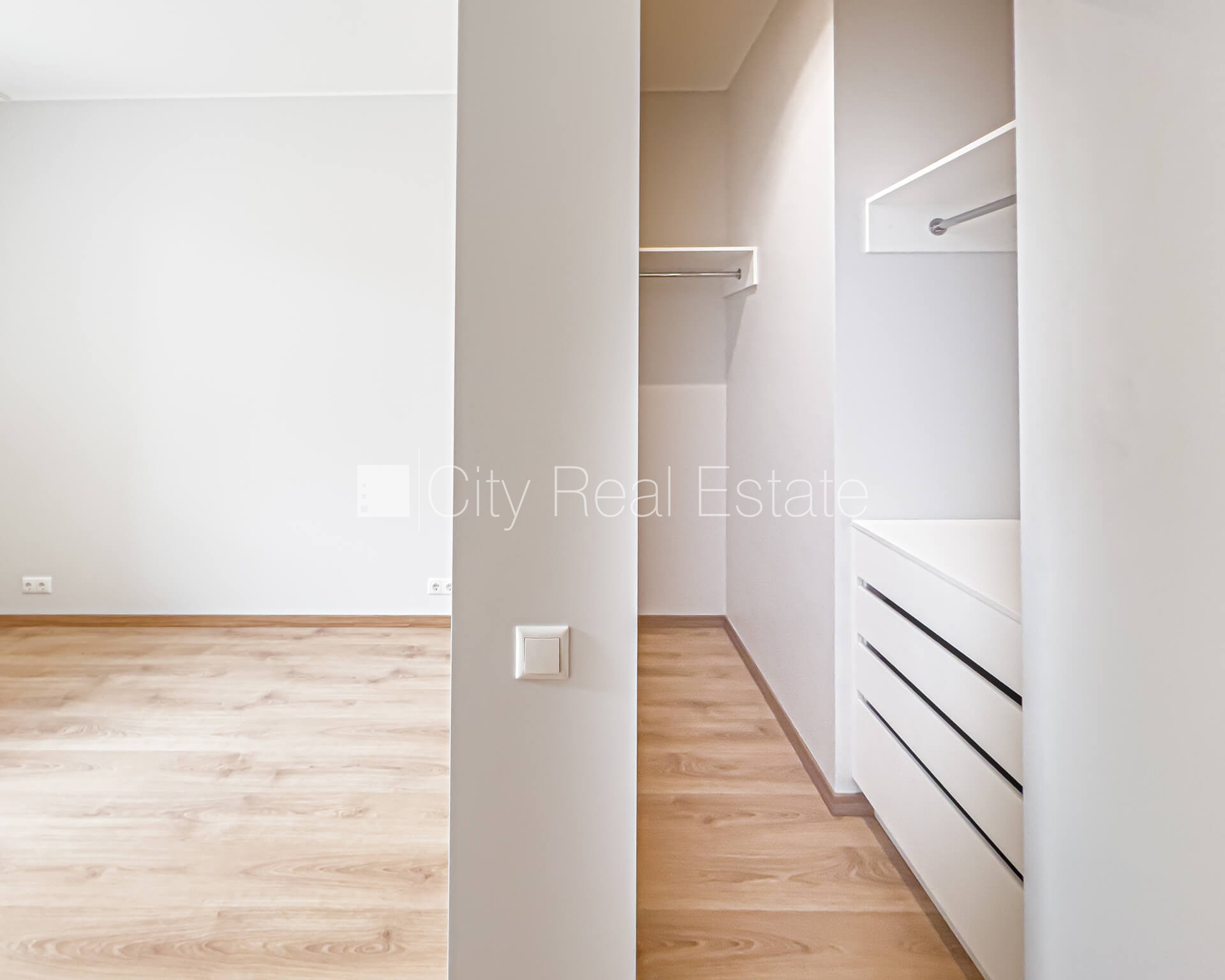 Объявление. Новостройка, благоустроенный озеленённый двор, гараж на одну машину, лифт, балкон, изолированная Цена: 725 EUR/мес. Foto #14