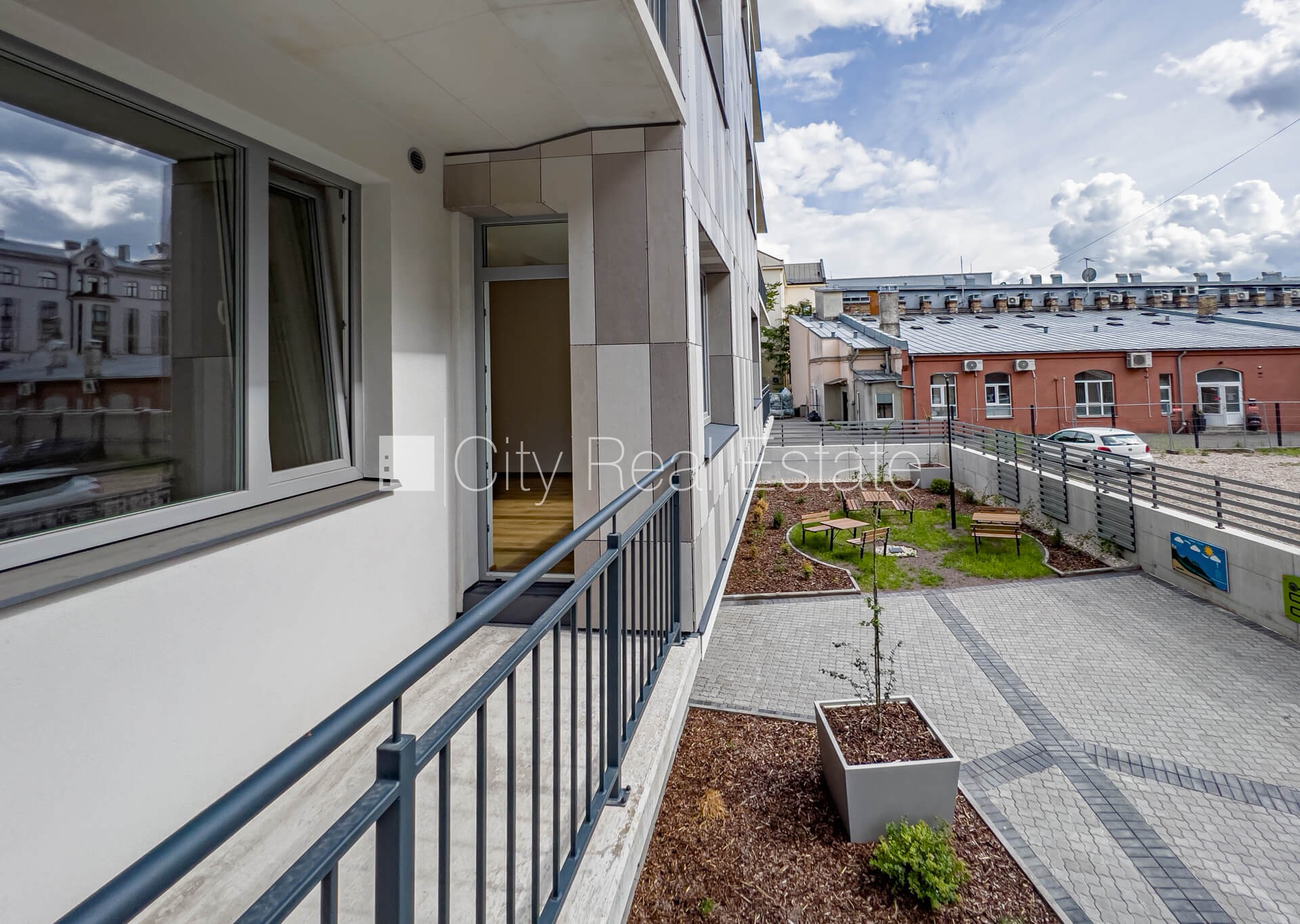 Объявление. Новостройка, благоустроенный озеленённый двор, гараж на одну машину, лифт, балкон, изолированная Цена: 725 EUR/мес. Foto #7