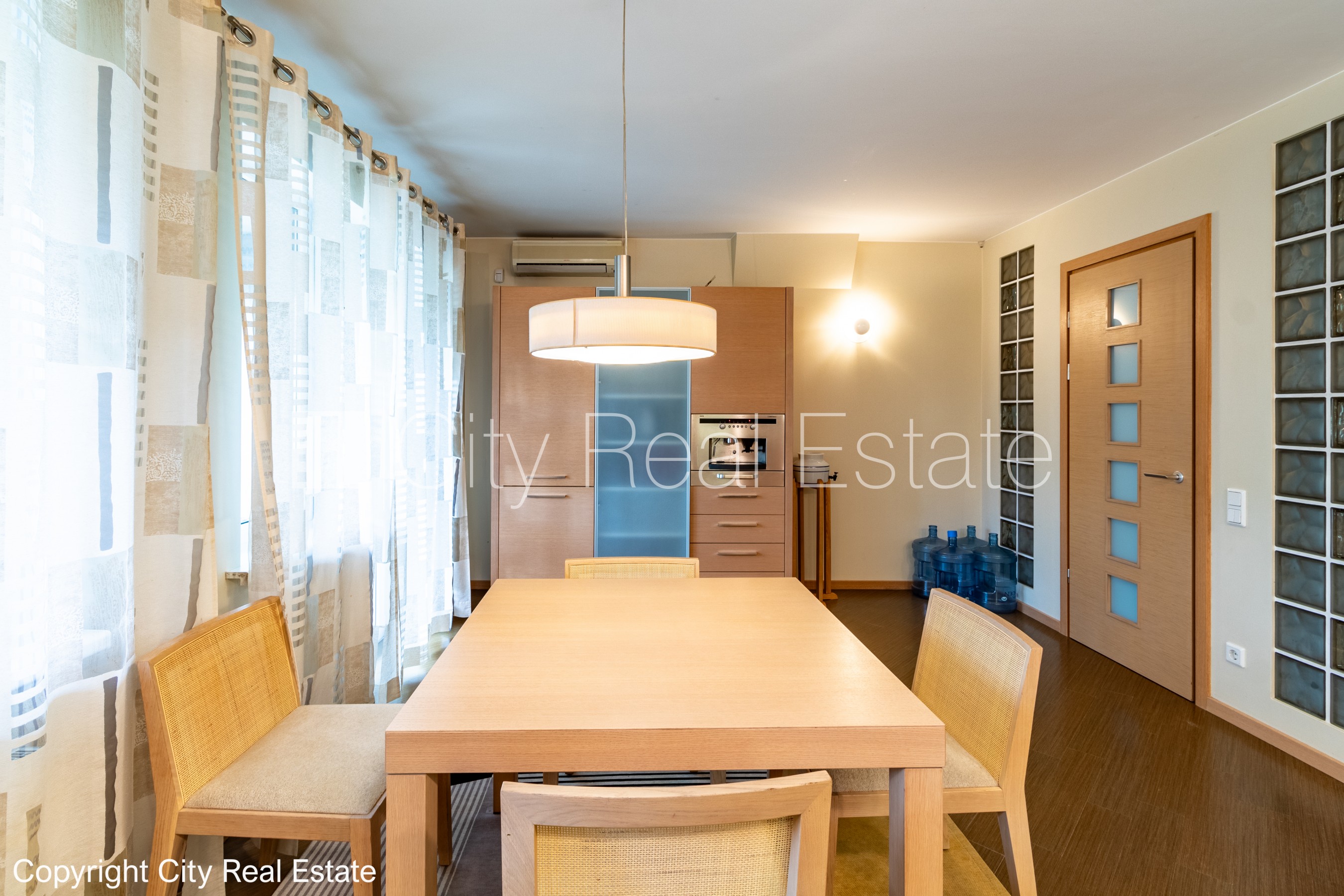 Sludinājumi. Renovēta māja, labiekārtota apzaļumota teritorija, slēgta teritorija, teritorijas iebrauktuves Cena: 365000 EUR Foto #10