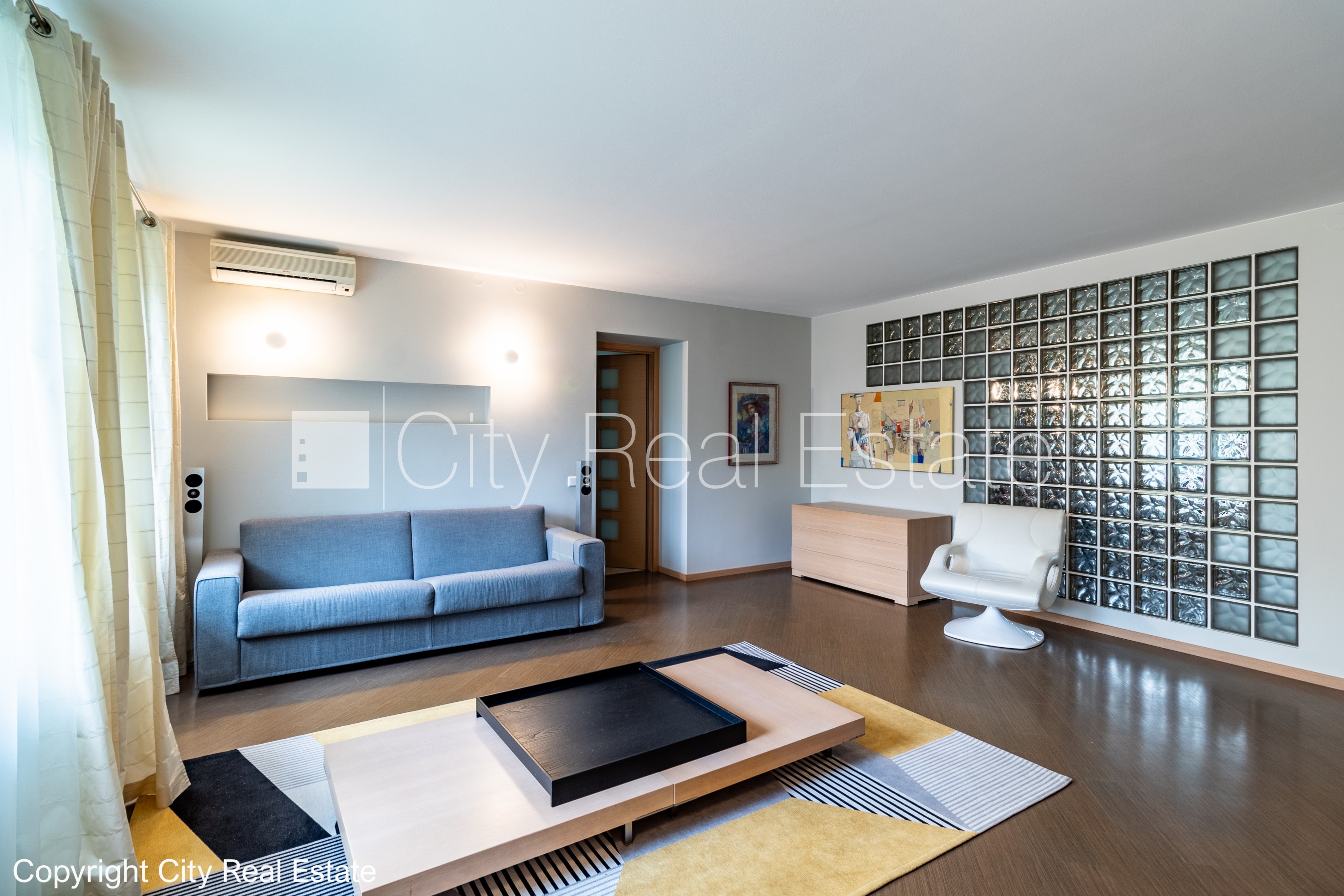 Sludinājumi. Renovēta māja, labiekārtota apzaļumota teritorija, slēgta teritorija, teritorijas iebrauktuves Cena: 365000 EUR Foto #2