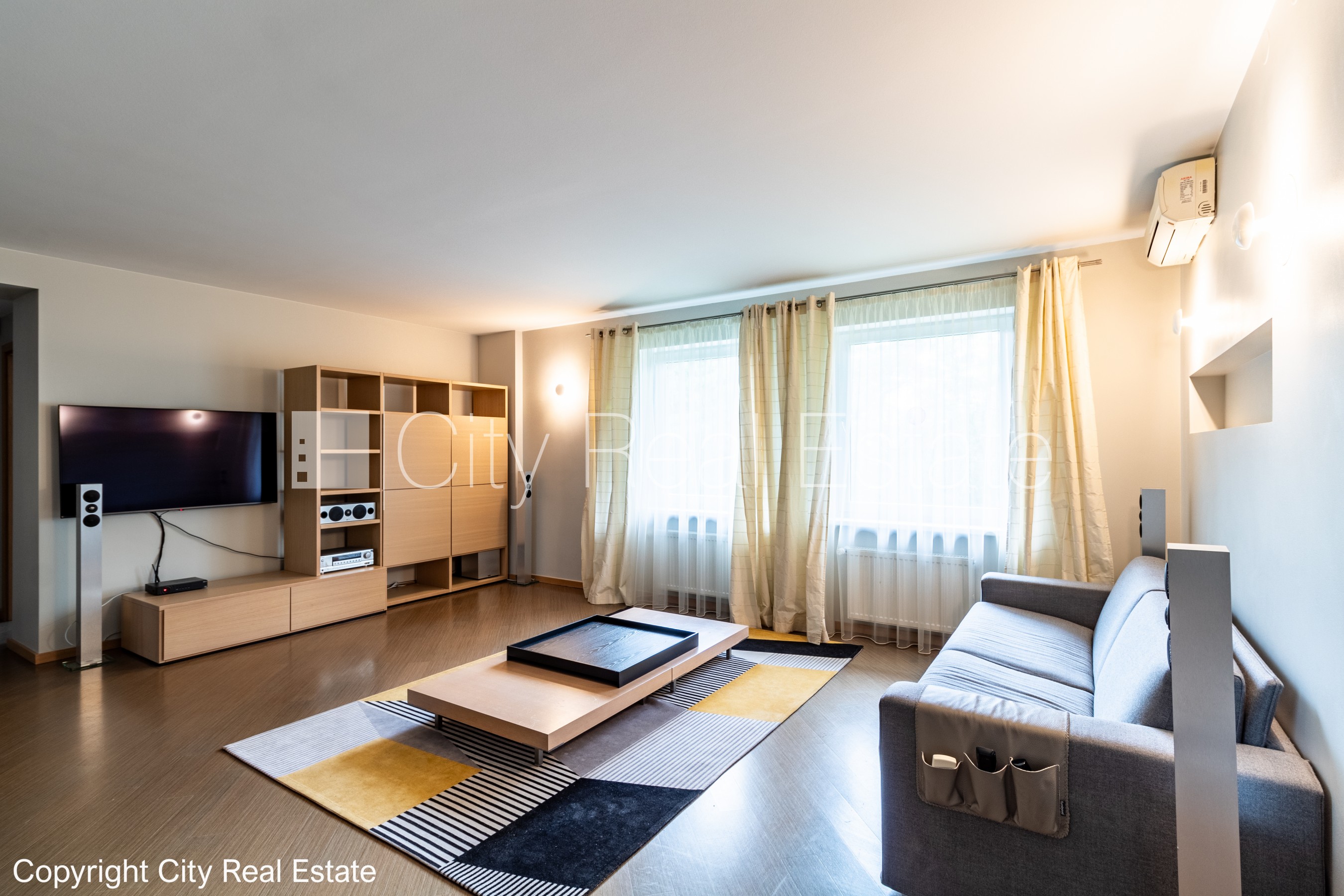 Sludinājumi. Renovēta māja, labiekārtota apzaļumota teritorija, slēgta teritorija, teritorijas iebrauktuves Cena: 365000 EUR Foto #3