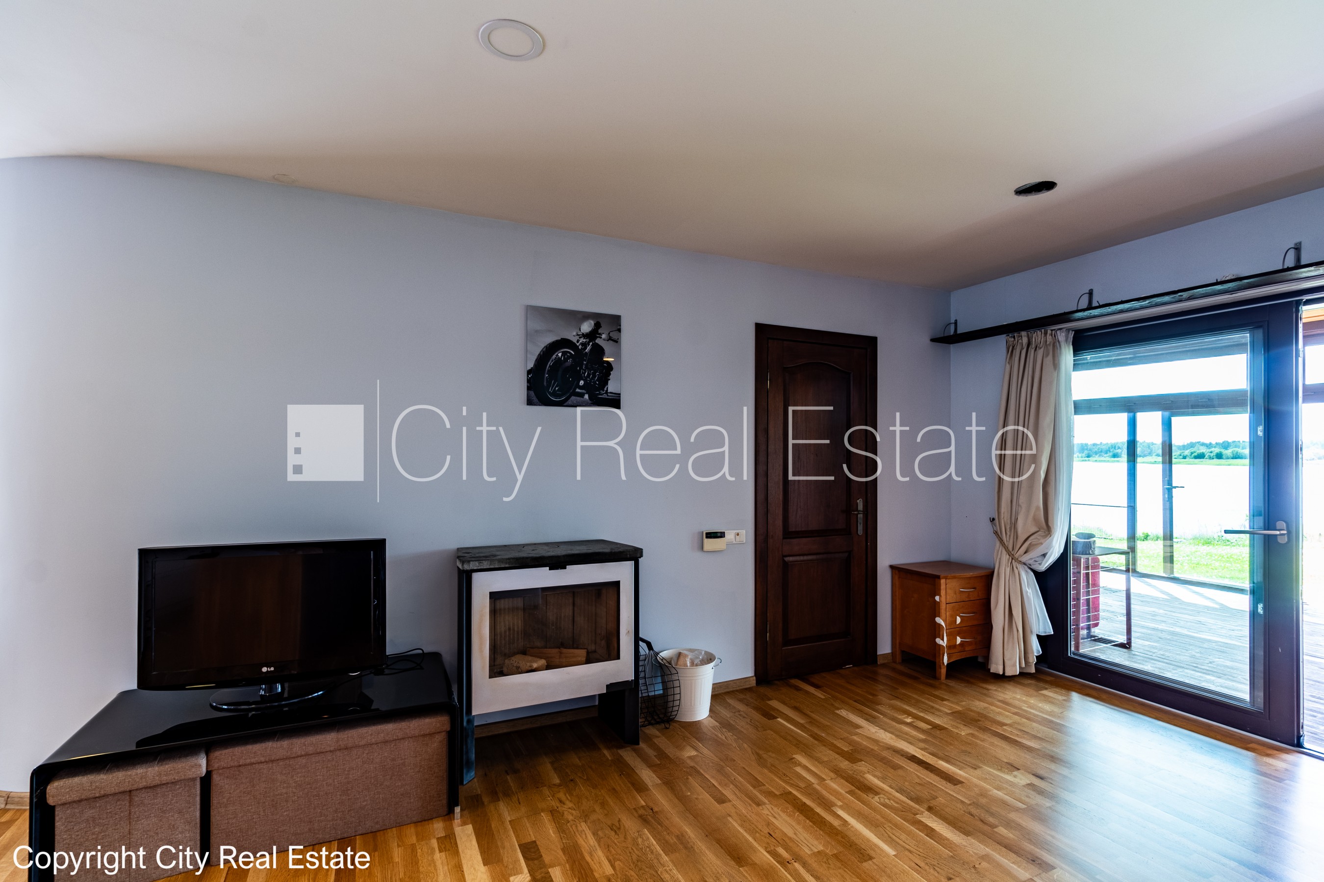 Sludinājumi. Privātmāja, labiekārtota apzaļumota teritorija, iežogota teritorija, teritorijas iebrauktuves vārti Cena: 1500 EUR/mēn Foto #25