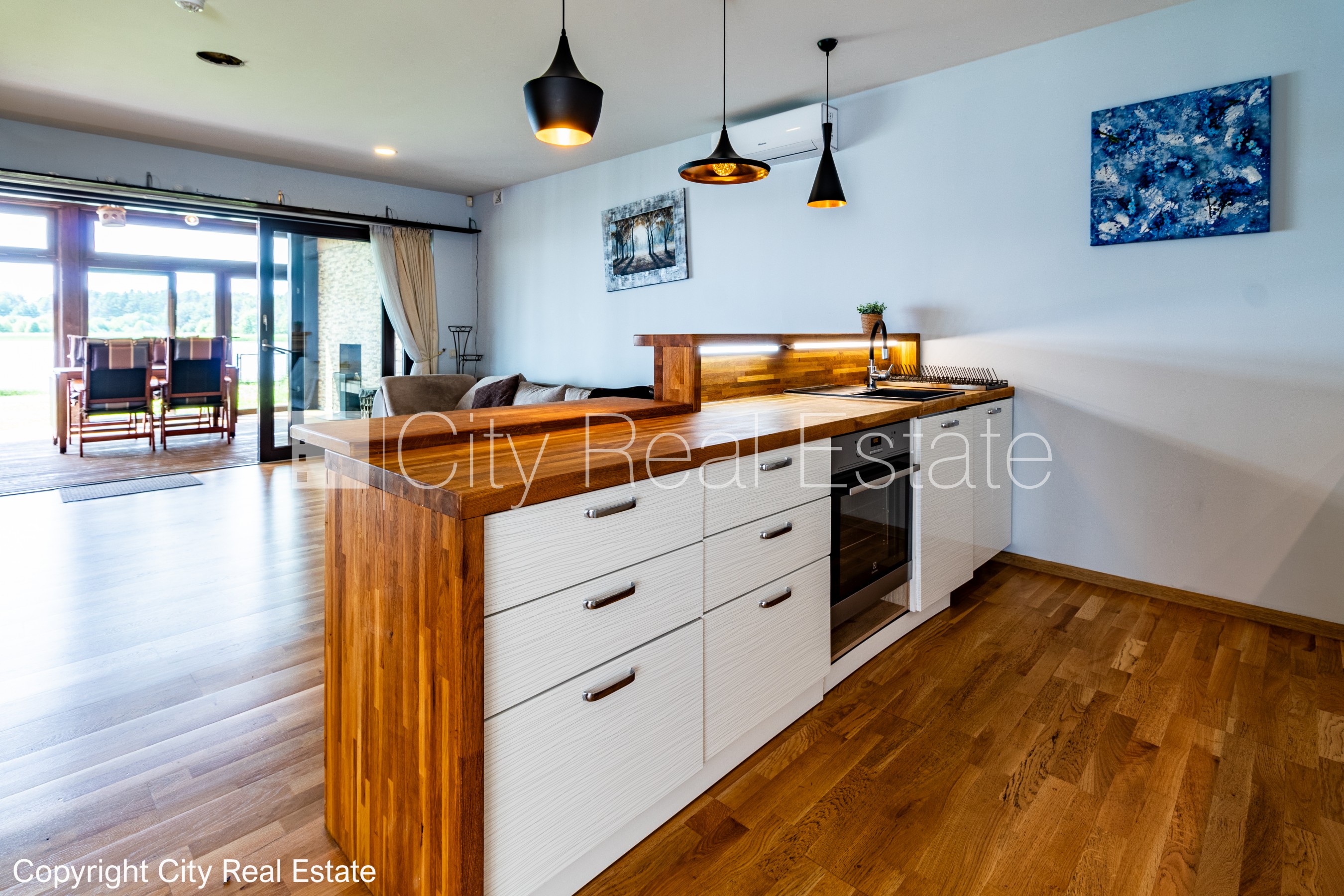 Sludinājumi. Privātmāja, labiekārtota apzaļumota teritorija, iežogota teritorija, teritorijas iebrauktuves vārti Cena: 1500 EUR/mēn Foto #19