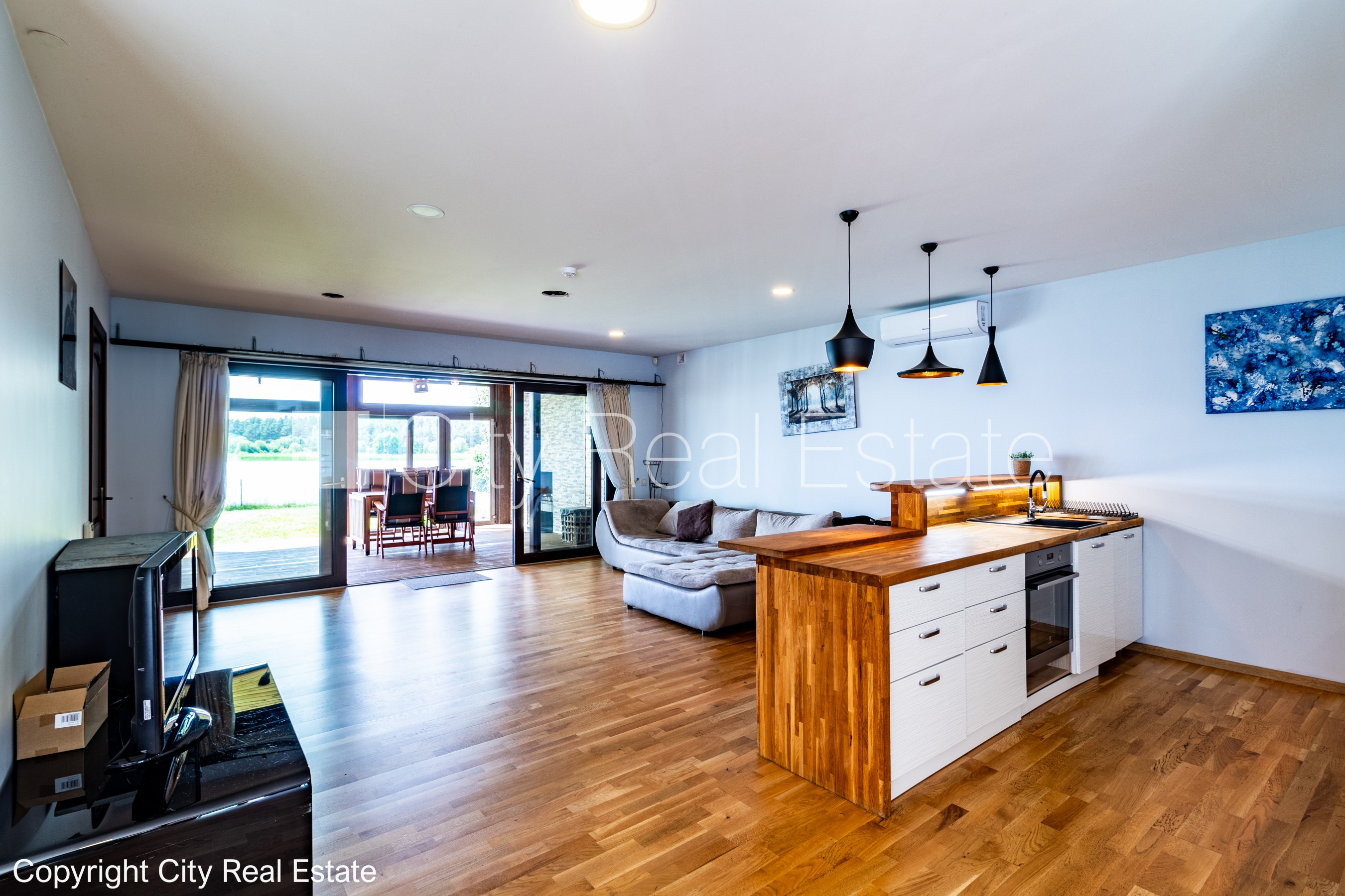 Sludinājumi. Privātmāja, labiekārtota apzaļumota teritorija, iežogota teritorija, teritorijas iebrauktuves vārti Cena: 1500 EUR/mēn Foto #16