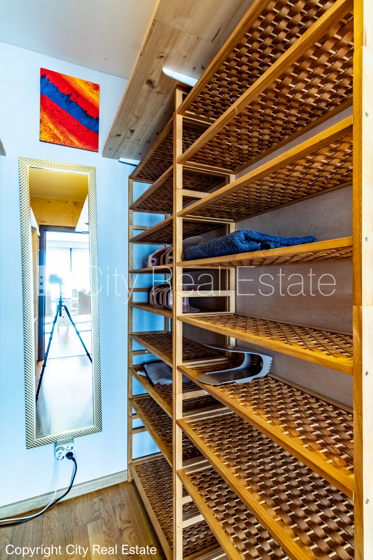 Sludinājumi. Privātmāja, labiekārtota apzaļumota teritorija, iežogota teritorija, teritorijas iebrauktuves vārti Cena: 1500 EUR/mēn Foto #15