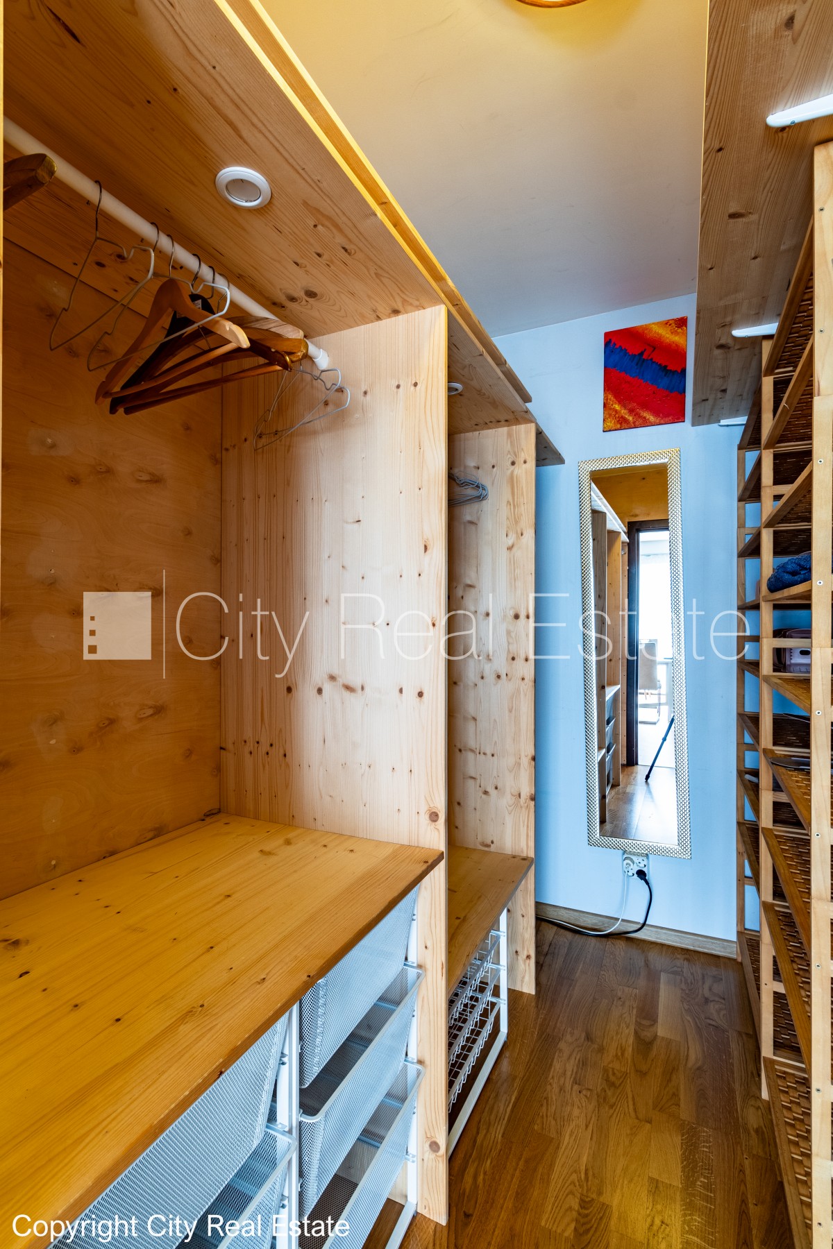 Sludinājumi. Privātmāja, labiekārtota apzaļumota teritorija, iežogota teritorija, teritorijas iebrauktuves vārti Cena: 1500 EUR/mēn Foto #14