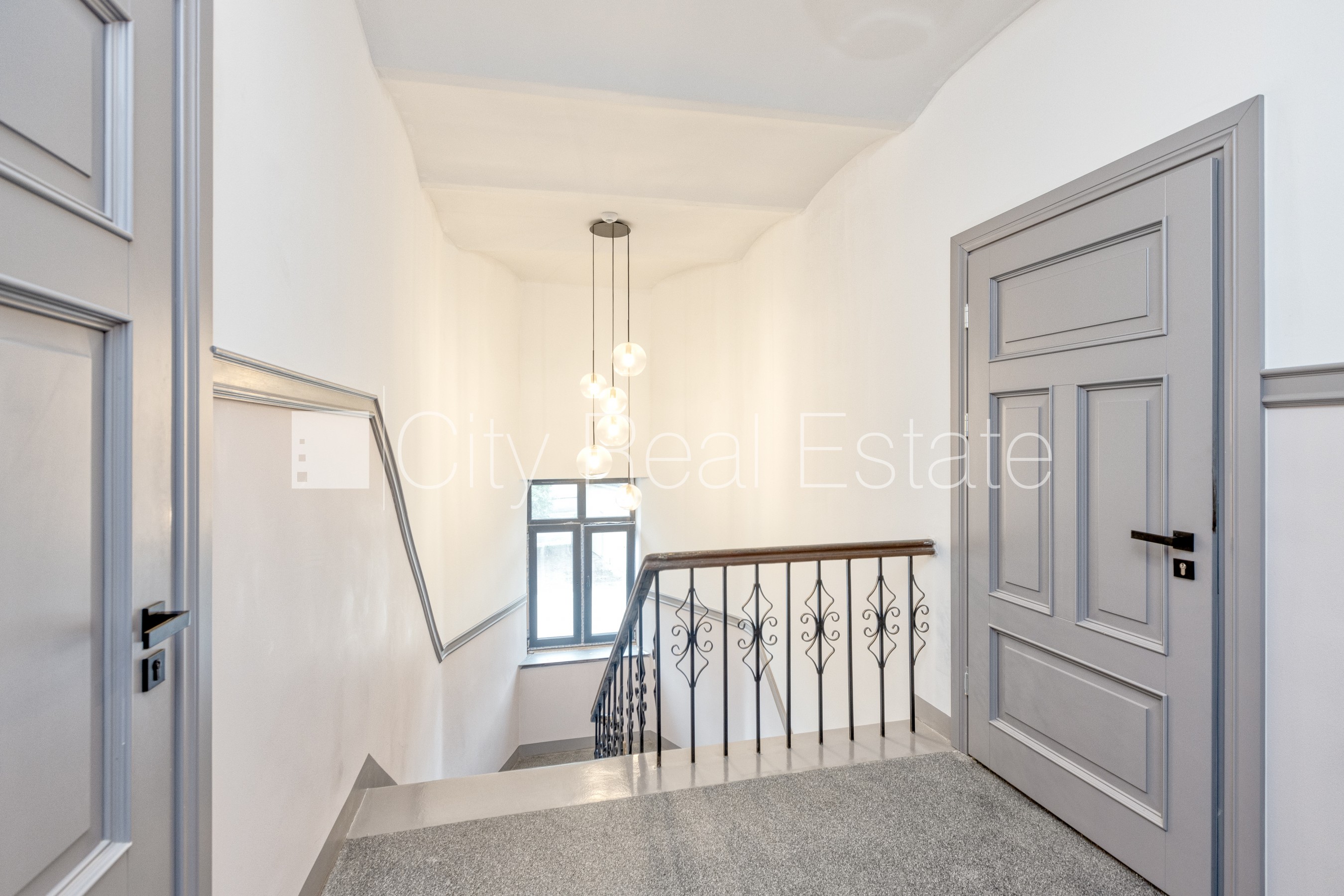 Sludinājumi. Fasādes māja, renovēta māja, energo efektīva māja, labiekārtota apzaļumota teritorija, slēgta Cena: 109480 EUR Foto #10