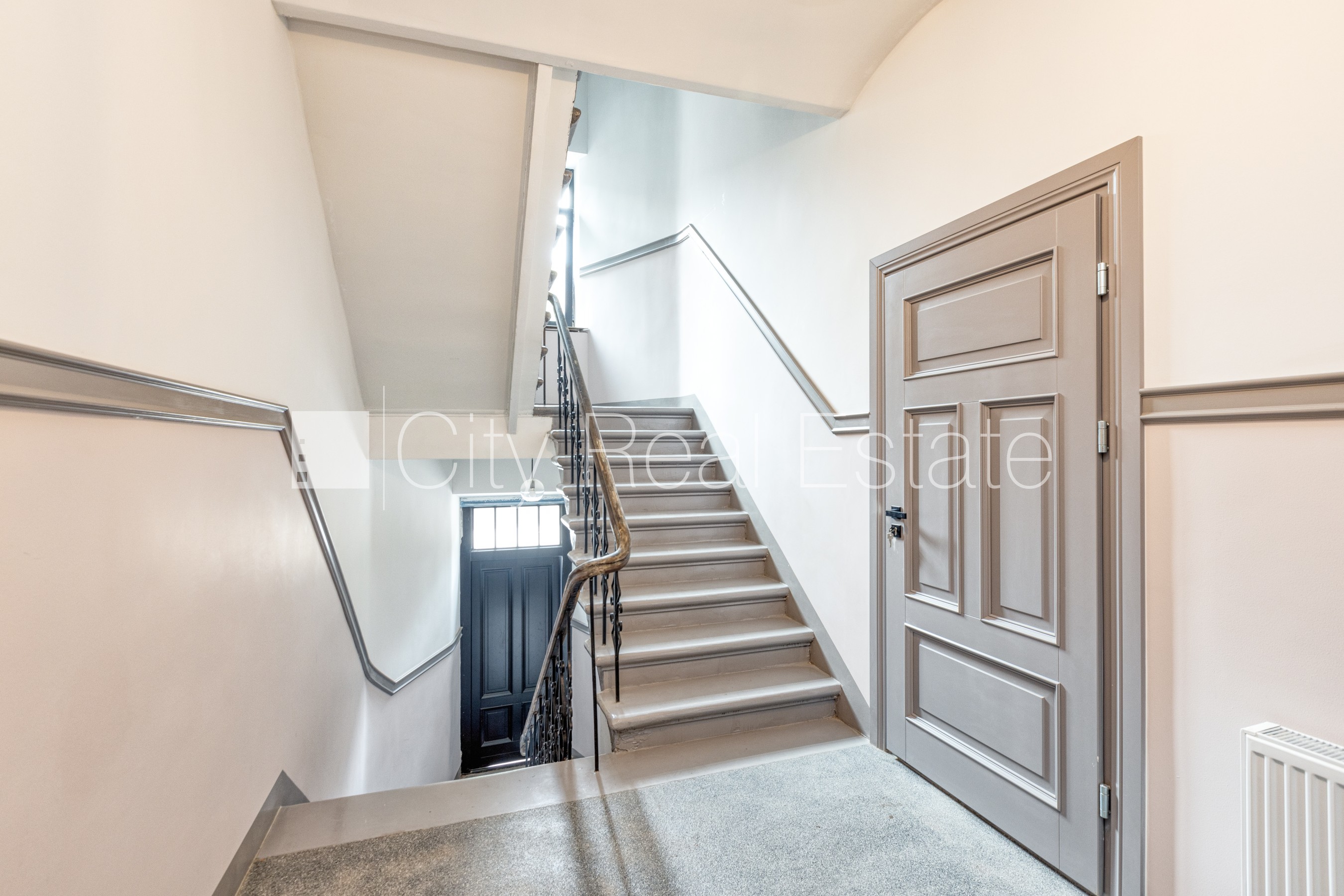 Sludinājumi. Fasādes māja, renovēta māja, energo efektīva māja, labiekārtota apzaļumota teritorija, slēgta Cena: 109480 EUR Foto #11