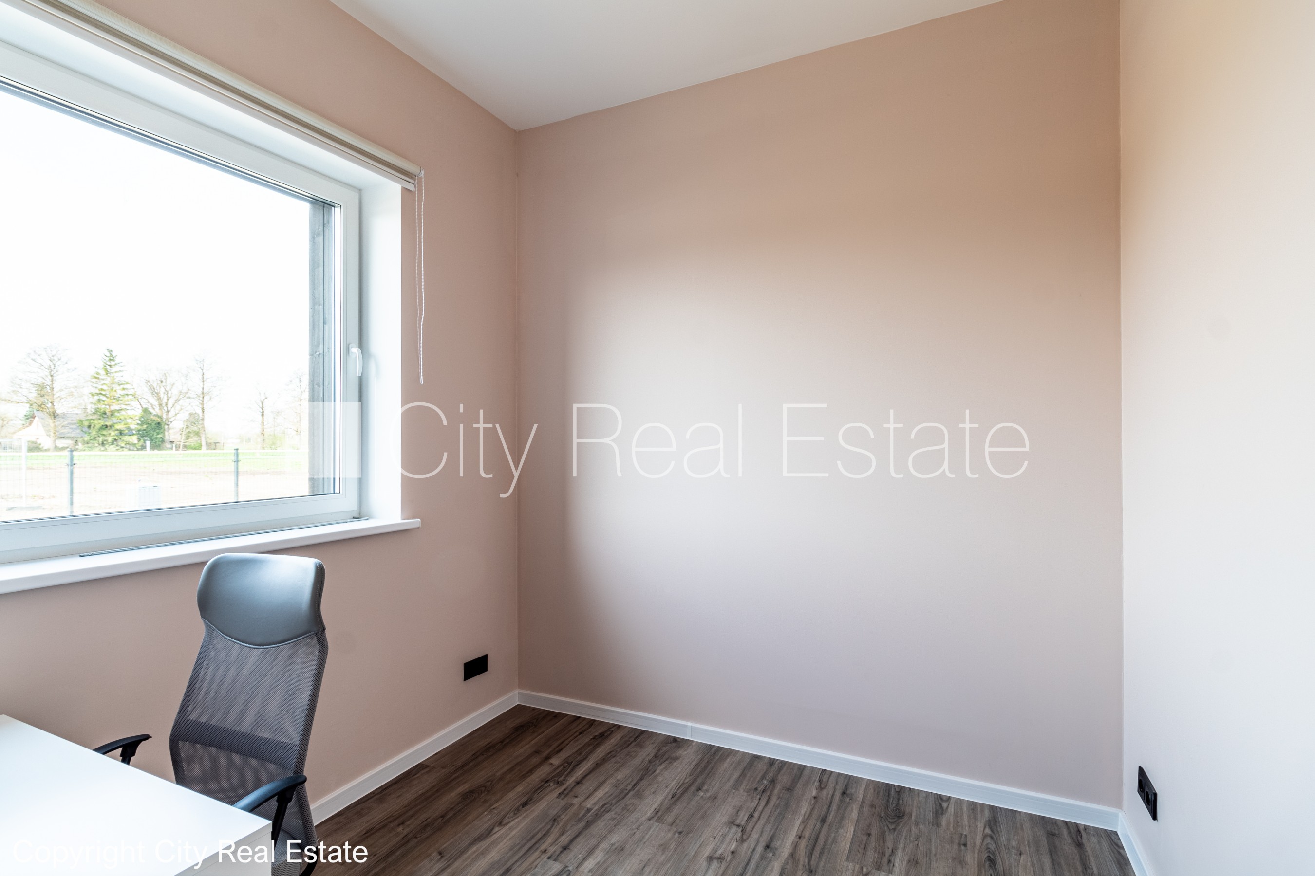 Sludinājumi. Dvīņu māja, energo efektīva māja, iežogota teritorija ar metāla sētu, vieta vairākām automašīnām, Cena: 350000 EUR Foto #24