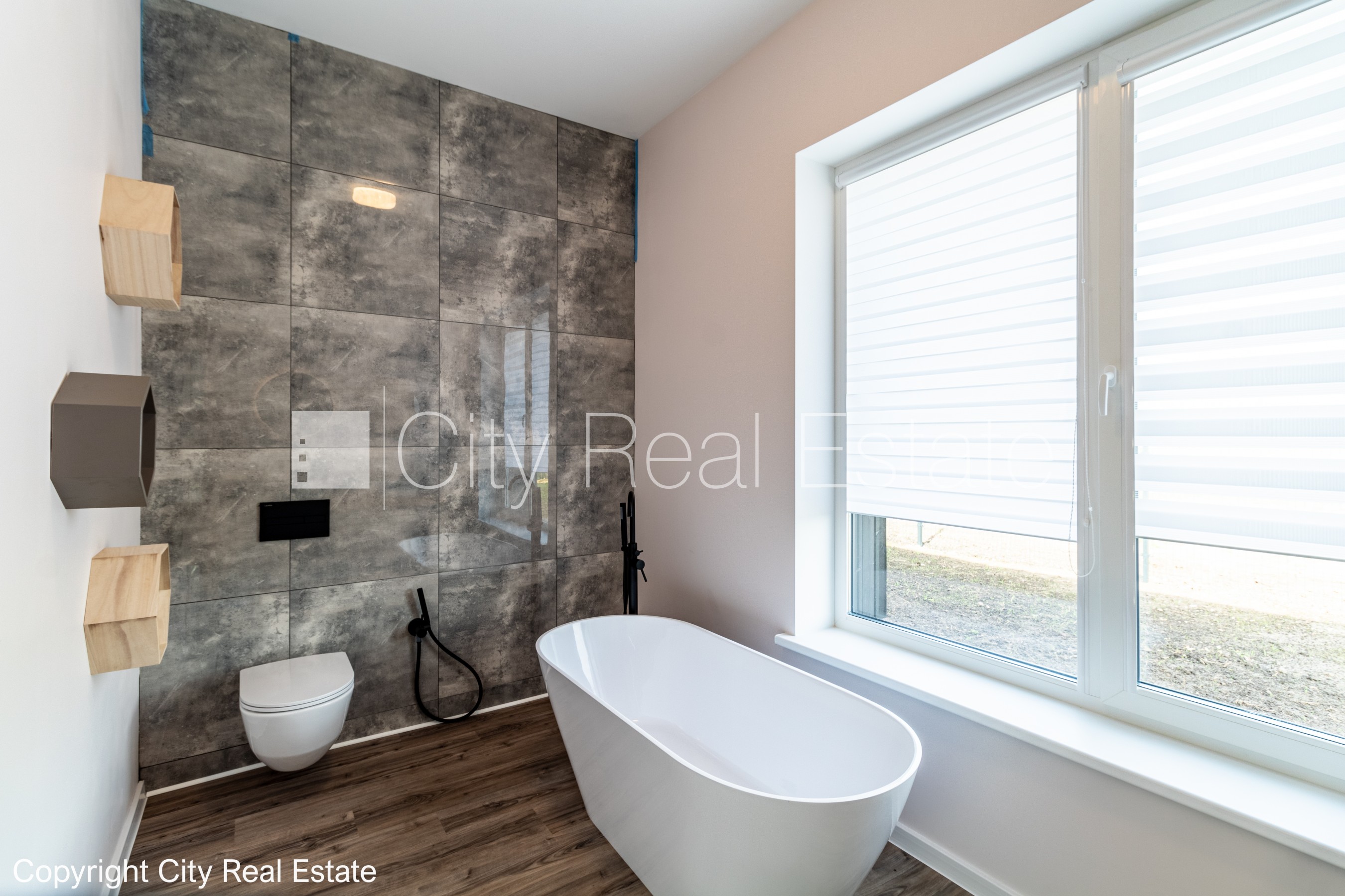 Sludinājumi. Dvīņu māja, energo efektīva māja, iežogota teritorija ar metāla sētu, vieta vairākām automašīnām, Cena: 350000 EUR Foto #21