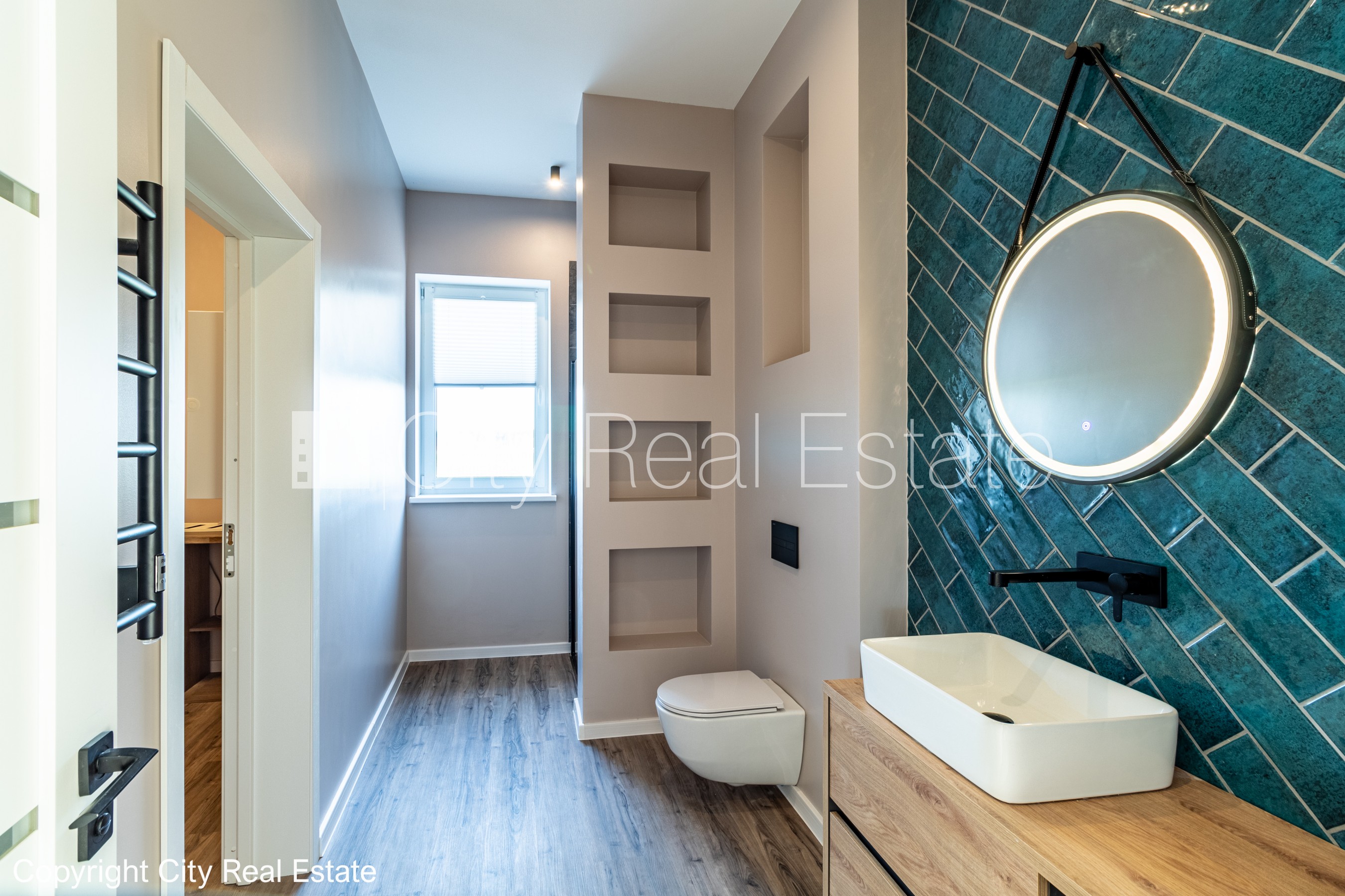 Sludinājumi. Dvīņu māja, energo efektīva māja, iežogota teritorija ar metāla sētu, vieta vairākām automašīnām, Cena: 350000 EUR Foto #12