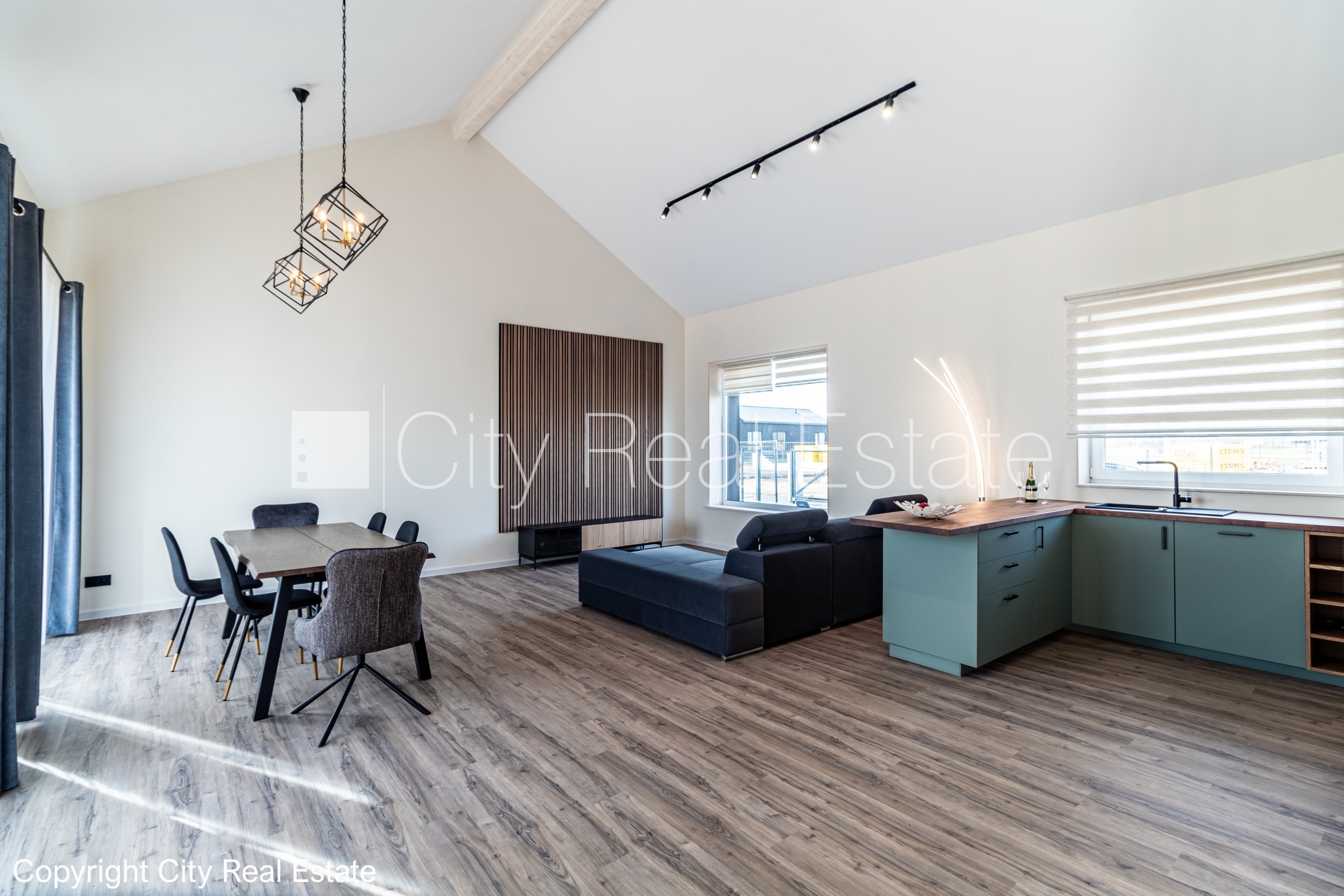 Sludinājumi. Dvīņu māja, energo efektīva māja, iežogota teritorija ar metāla sētu, vieta vairākām automašīnām, Cena: 350000 EUR Foto #5