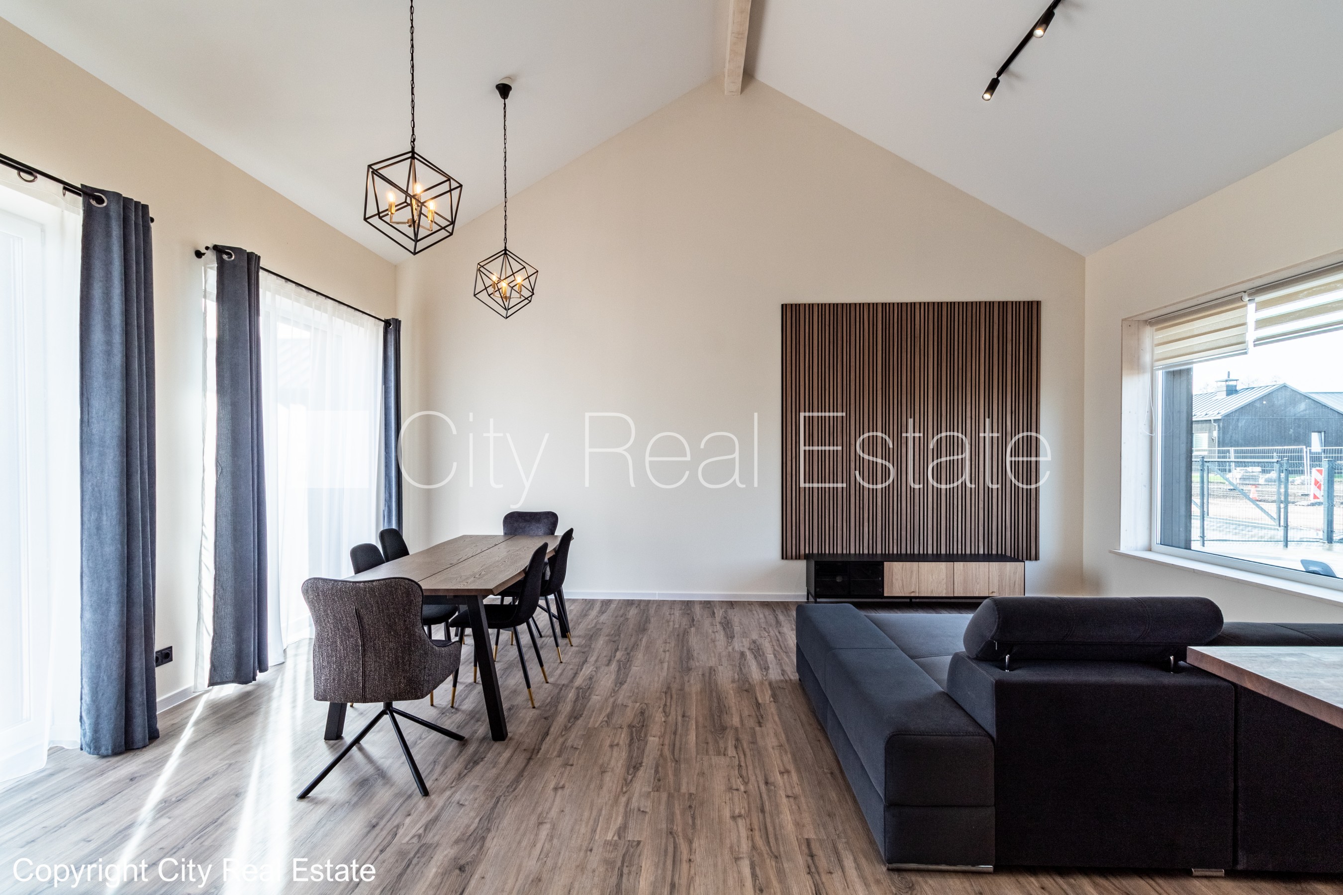 Sludinājumi. Dvīņu māja, energo efektīva māja, iežogota teritorija ar metāla sētu, vieta vairākām automašīnām, Cena: 350000 EUR Foto #6