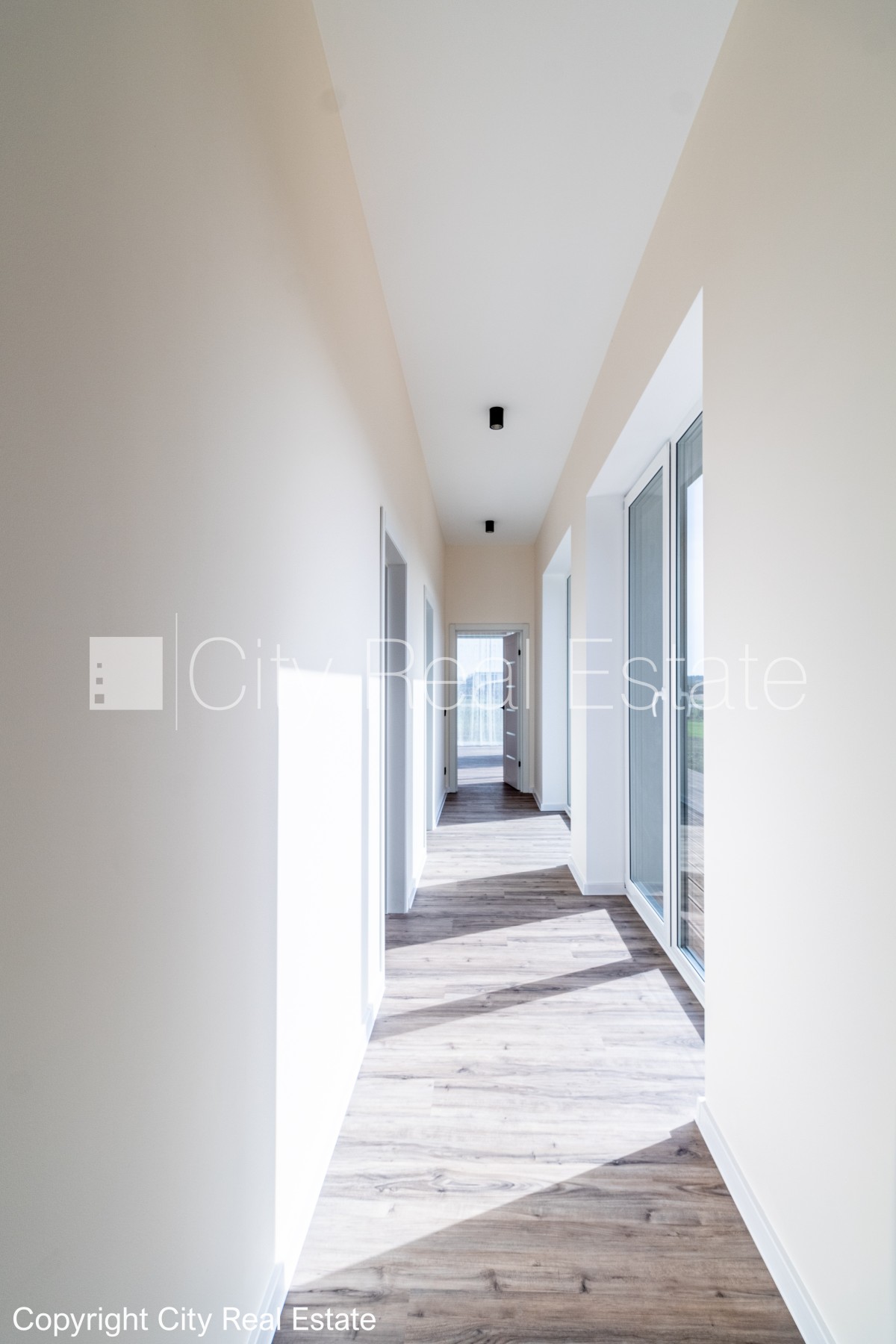 Sludinājumi. Dvīņu māja, energo efektīva māja, slēgta teritorija, iežogota teritorija ar metāla sētu, vieta Cena: 359000 EUR Foto #16