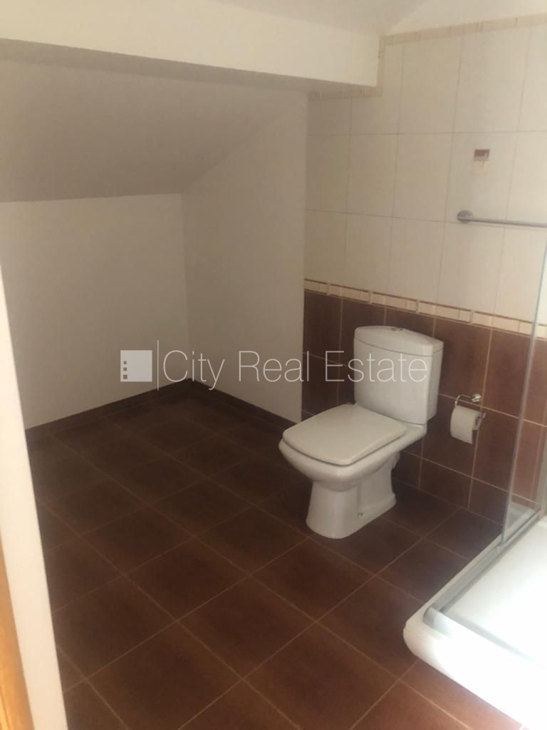 Sludinājumi. Rindu māja, labiekārtots apzaļumots pagalms, slēgta teritorija, teritorijas iebrauktuves vārti Cena: 240000 EUR Foto #20