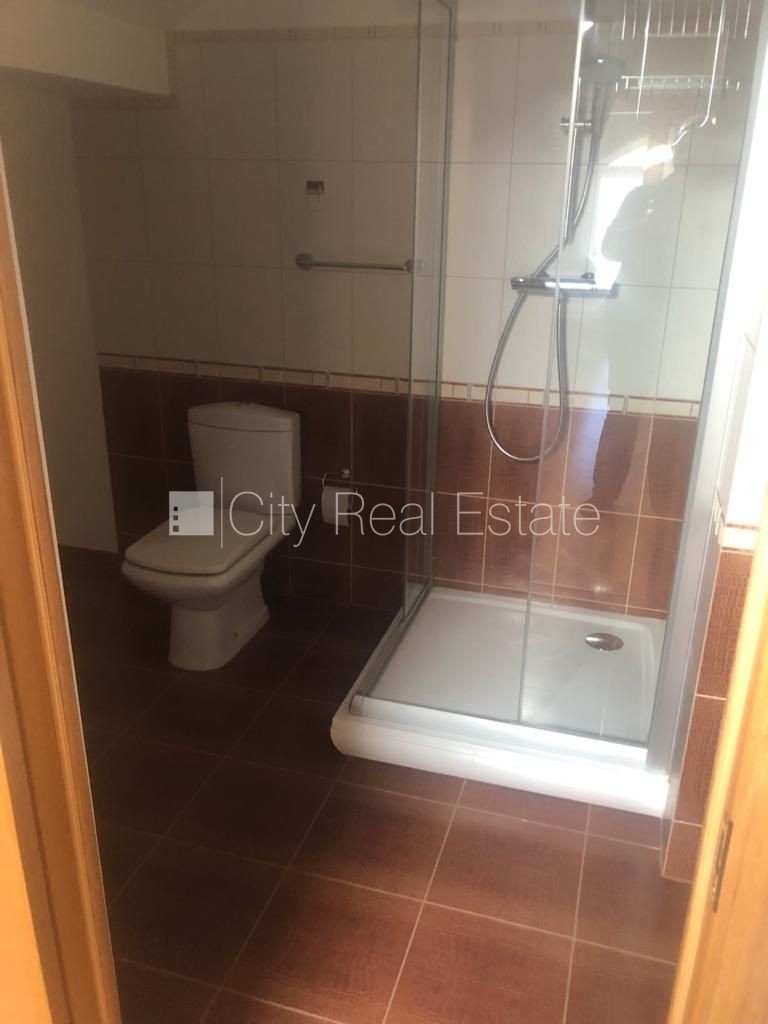 Sludinājumi. Rindu māja, labiekārtots apzaļumots pagalms, slēgta teritorija, teritorijas iebrauktuves vārti Cena: 240000 EUR Foto #21