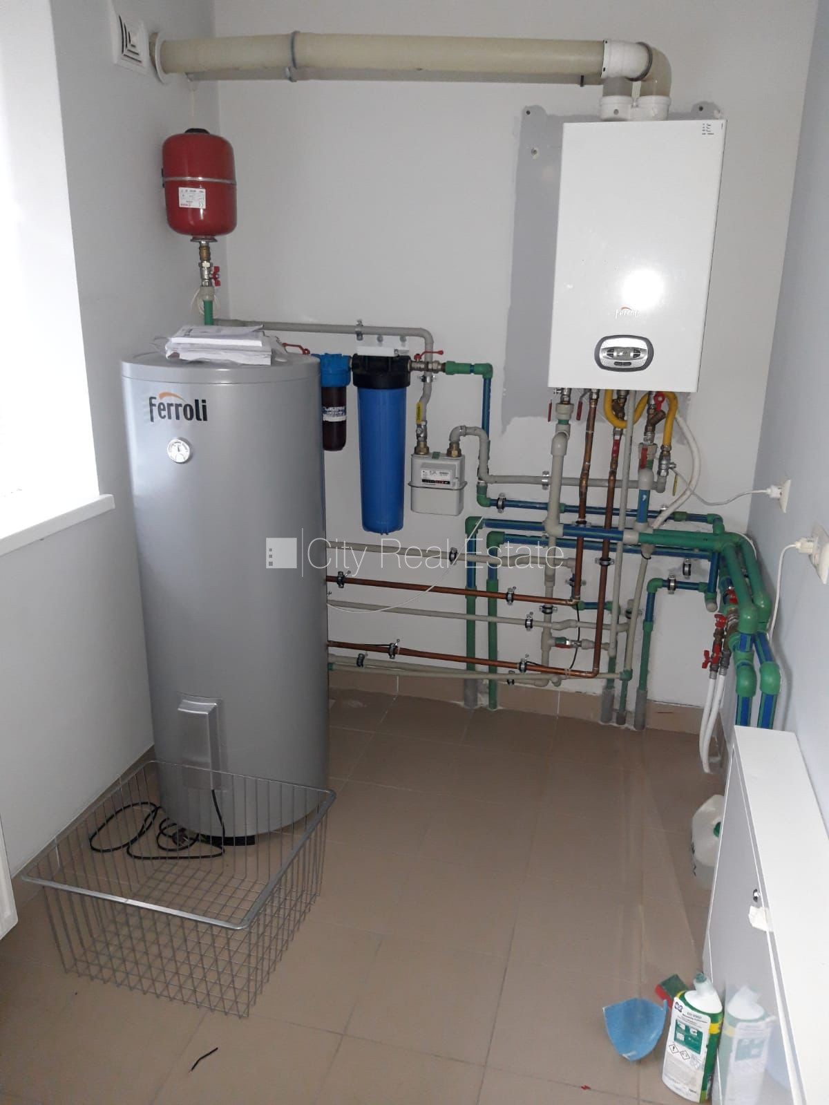 Sludinājumi. Rindu māja, labiekārtots apzaļumots pagalms, slēgta teritorija, teritorijas iebrauktuves vārti Cena: 240000 EUR Foto #23