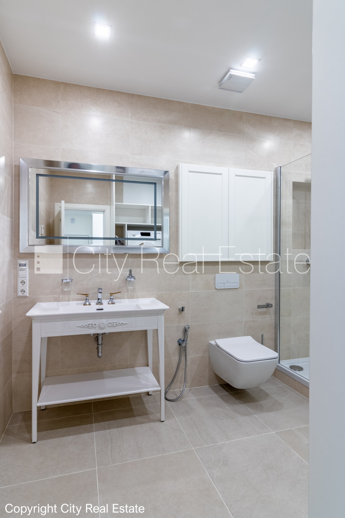 Sludinājumi. Zeme īpašumā, jaunceltne, fasādes māja, labiekārtots apzaļumots pagalms, slēgts pagalms, iežogota Cena: 460000 EUR Foto #23