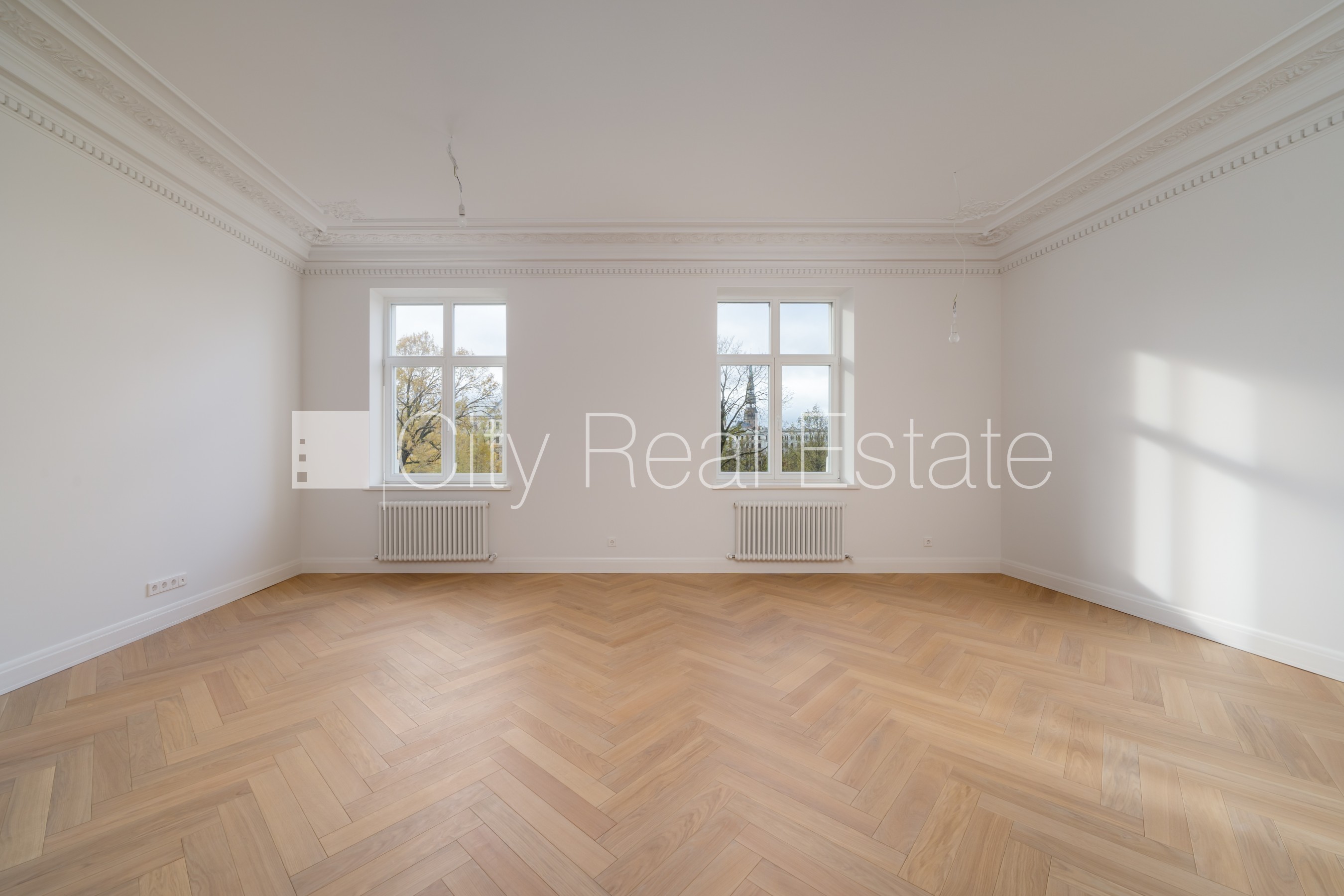 Sludinājumi. Fasādes māja, renovēta māja, labiekārtots apzaļumots pagalms, ieeja no ielas, ir lifts, kāpņu telpa Cena: 361200 EUR Foto #5