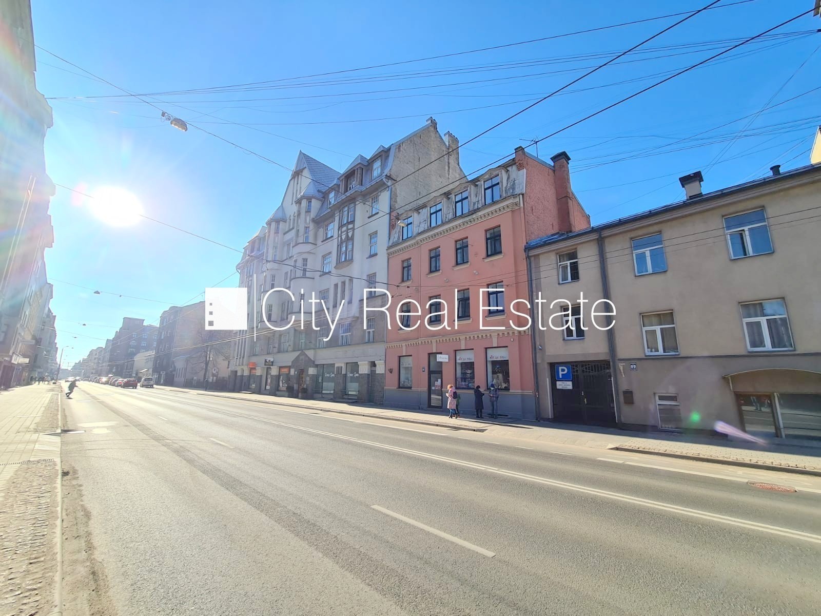 Sludinājumi. Fasādes māja, slēgts pagalms, iespēja nomāt autostāvvietu, ieeja no ielas, kāpņu telpa pēc Cena: 460 EUR/mēn Foto #18