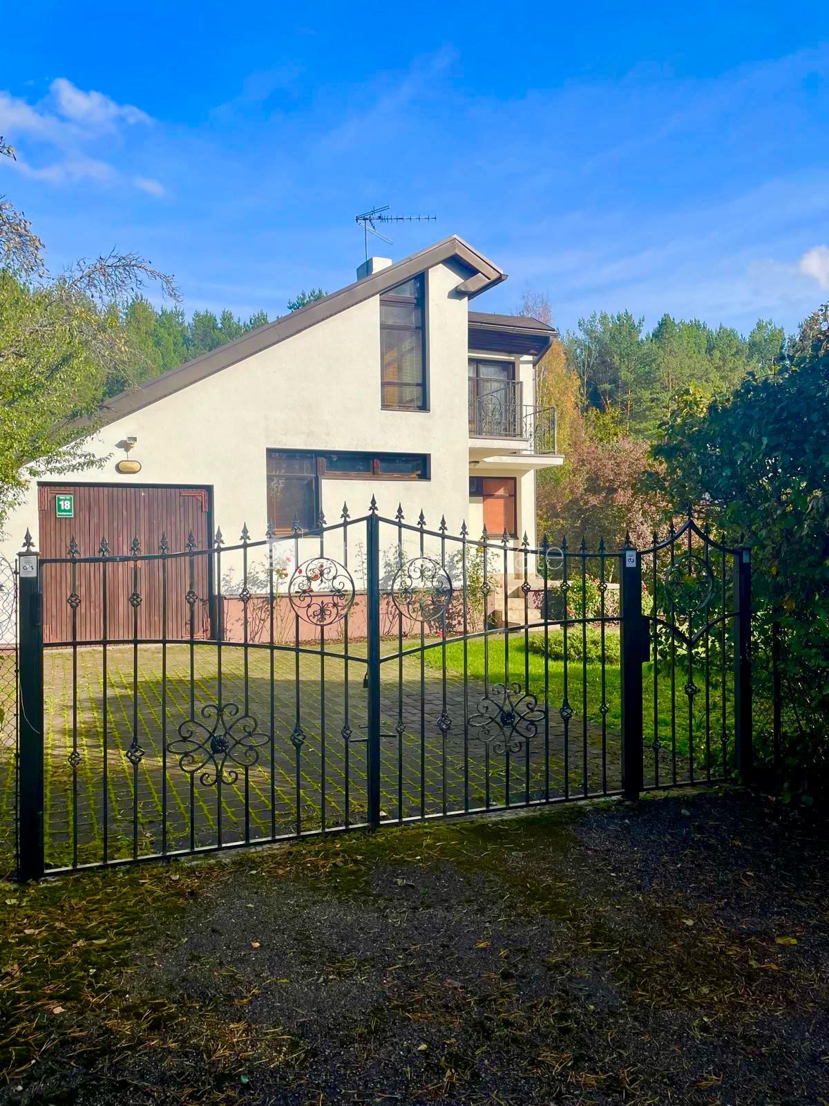 Sludinājumi. Vasarnīca, gāzbetona bloku sienas, labiekārtota apzaļumota teritorija, slēgta teritorija, garāža Cena: 118000 EUR Foto #11