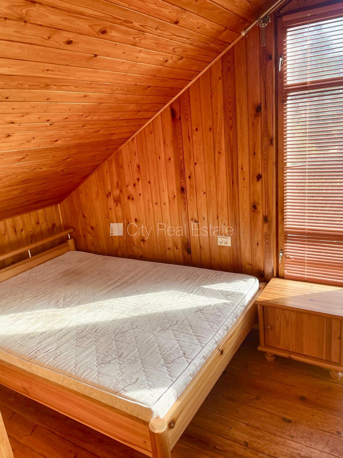 Sludinājumi. Vasarnīca, gāzbetona bloku sienas, labiekārtota apzaļumota teritorija, slēgta teritorija, garāža Cena: 118000 EUR Foto #4