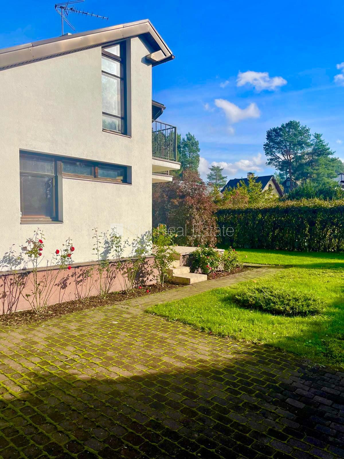 Sludinājumi. Vasarnīca, gāzbetona bloku sienas, labiekārtota apzaļumota teritorija, slēgta teritorija, garāža Cena: 118000 EUR Foto #10