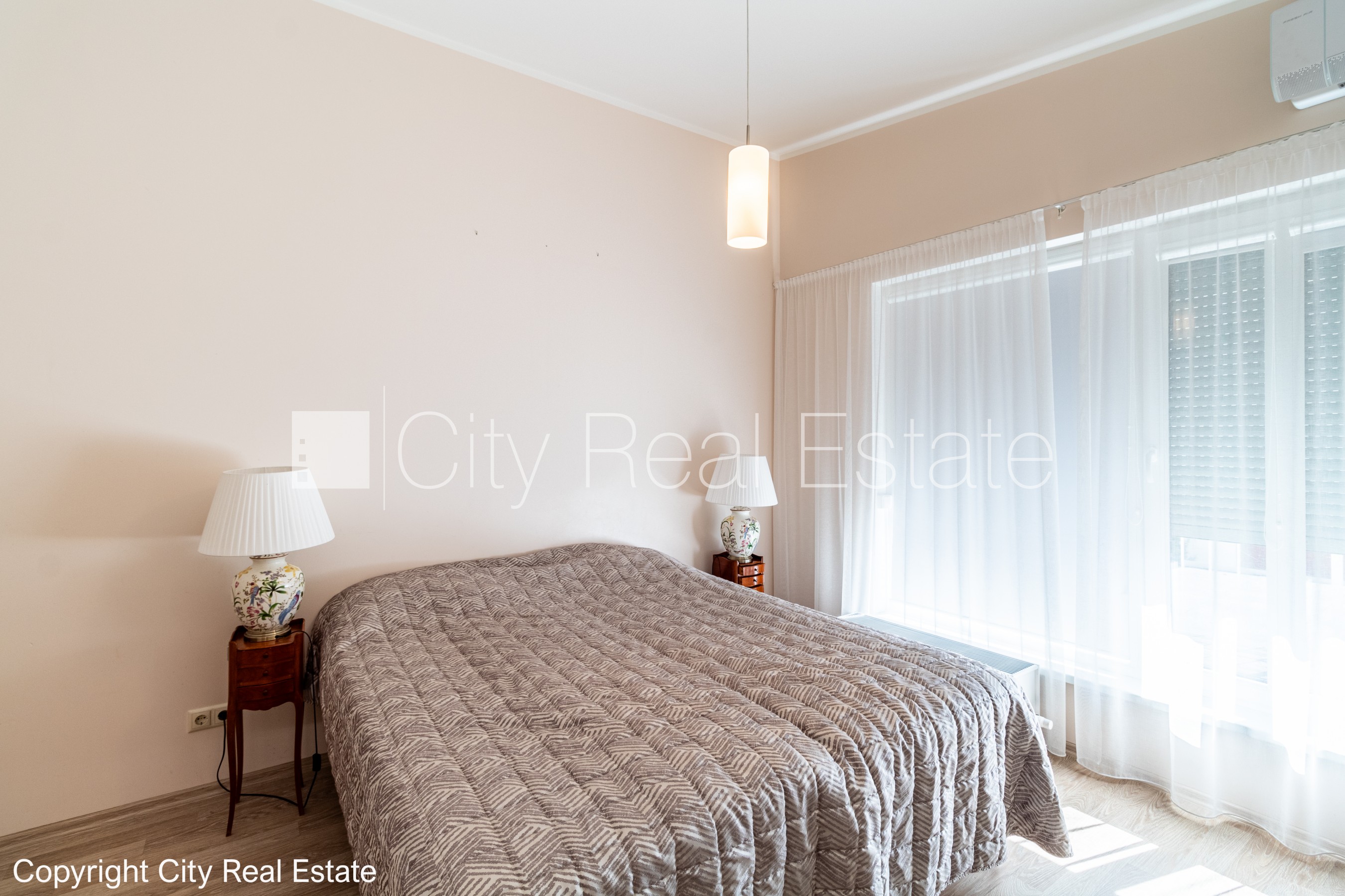 Sludinājumi. Rindu māja, apsaimniekošanas maksa mēnesī 100 EUR, labiekārtota apzaļumota teritorija, labiekārtots Cena: 1700 EUR/mēn Foto #17