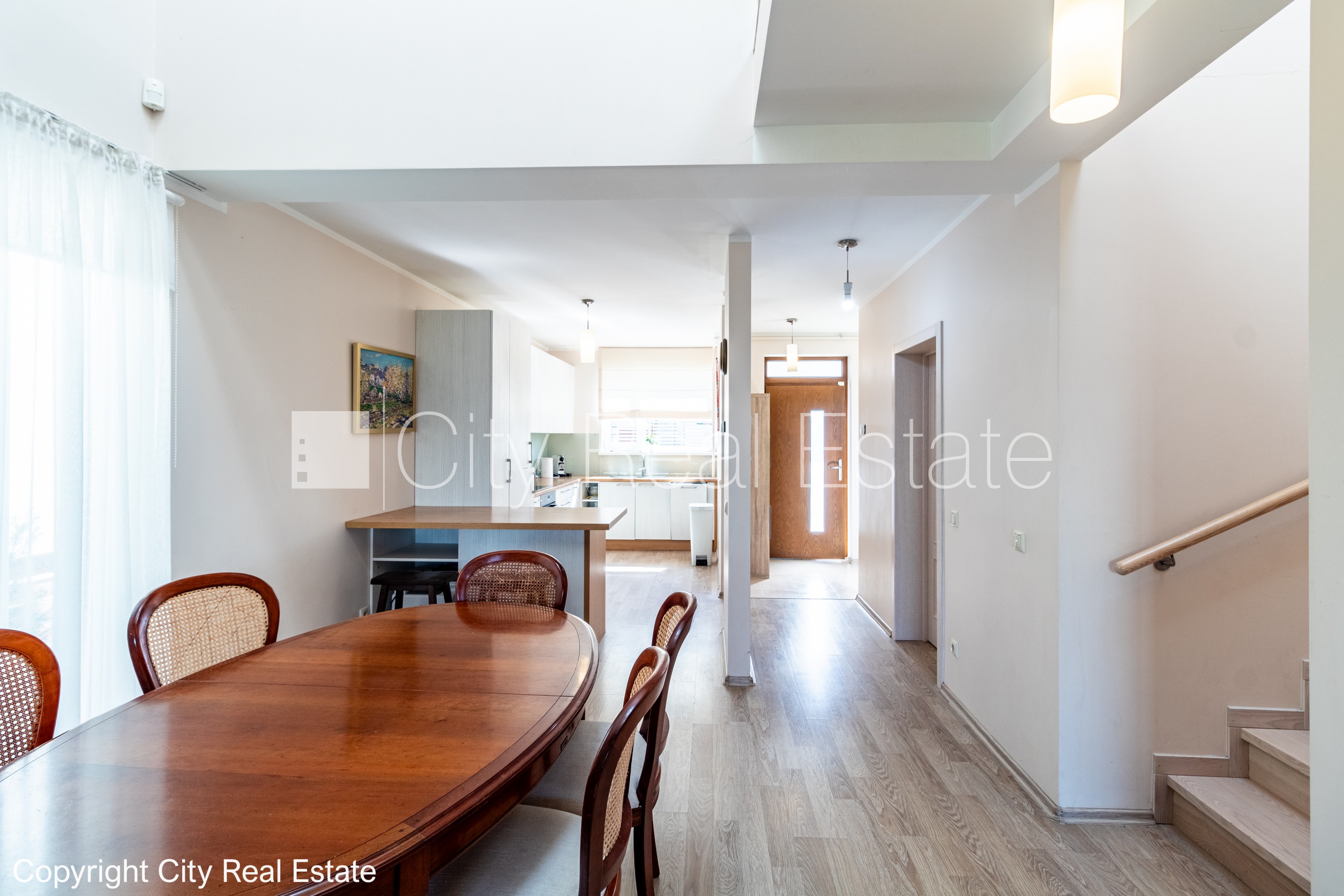 Sludinājumi. Rindu māja, apsaimniekošanas maksa mēnesī 100 EUR, labiekārtota apzaļumota teritorija, labiekārtots Cena: 1700 EUR/mēn Foto #11