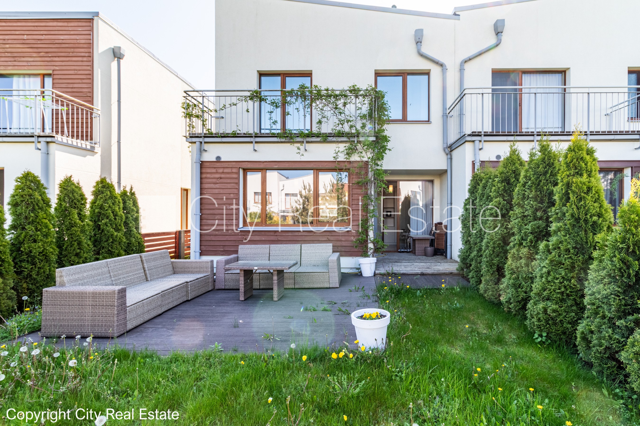 Sludinājumi. Rindu māja, apsaimniekošanas maksa mēnesī 100 EUR, labiekārtota apzaļumota teritorija, labiekārtots Cena: 1700 EUR/mēn Foto #8