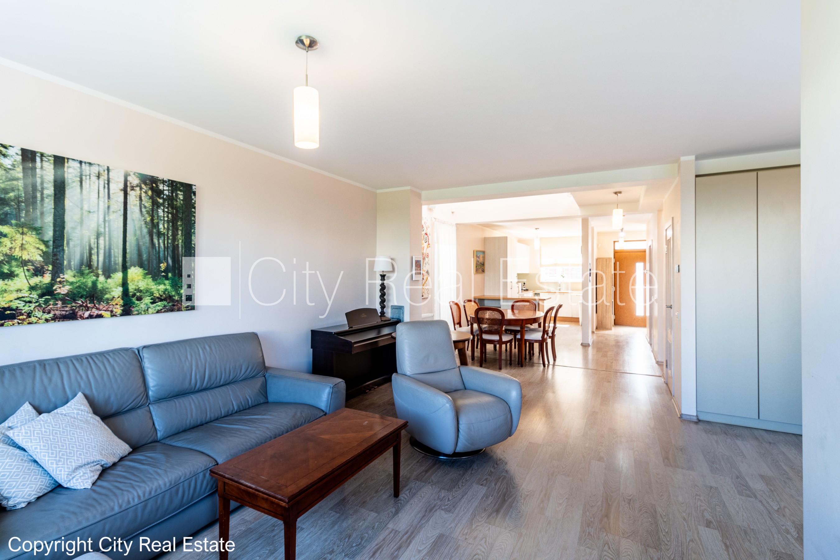 Sludinājumi. Rindu māja, apsaimniekošanas maksa mēnesī 100 EUR, labiekārtota apzaļumota teritorija, labiekārtots Cena: 1700 EUR/mēn Foto #10