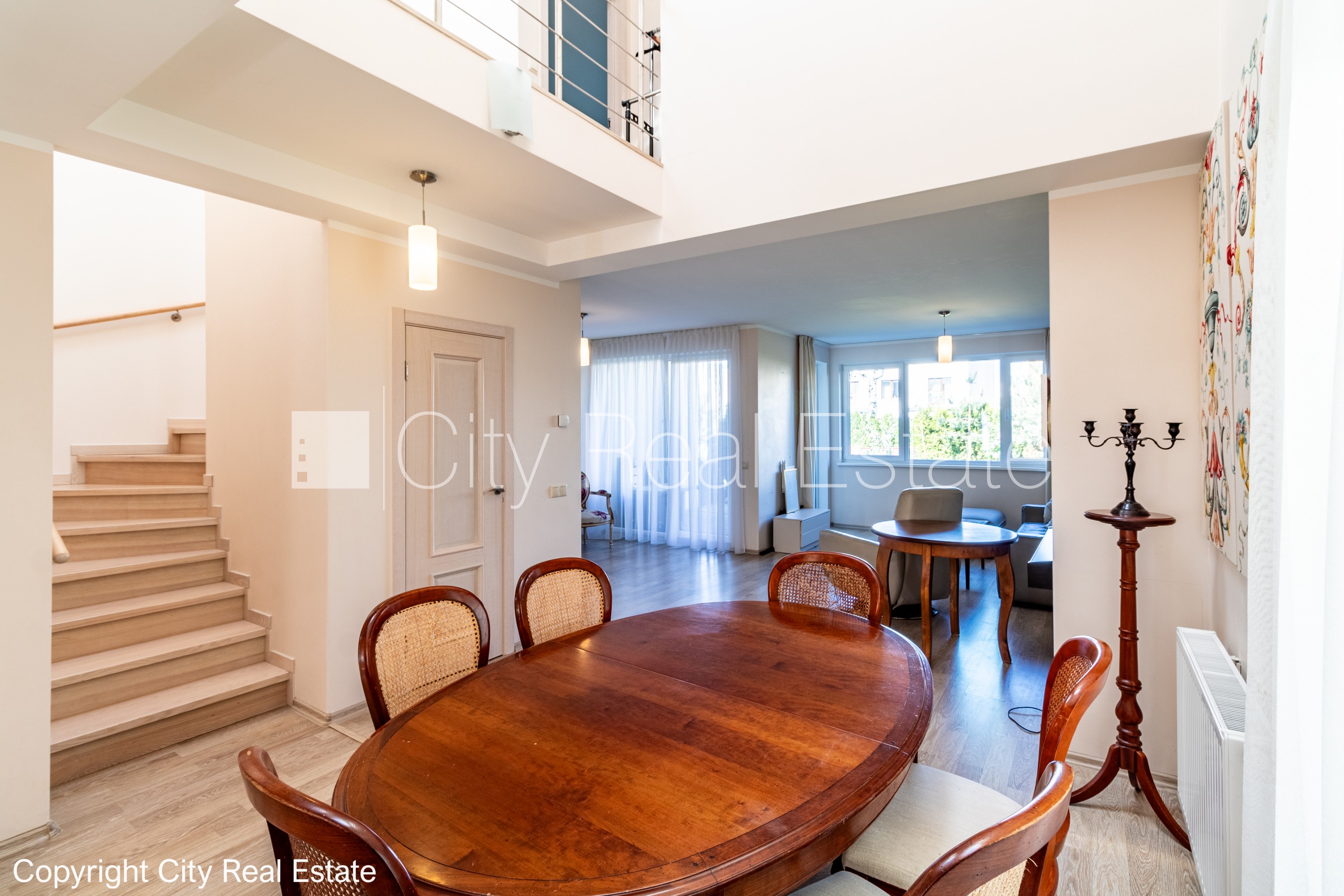 Sludinājumi. Rindu māja, apsaimniekošanas maksa mēnesī 100 EUR, labiekārtota apzaļumota teritorija, labiekārtots Cena: 1700 EUR/mēn Foto #3