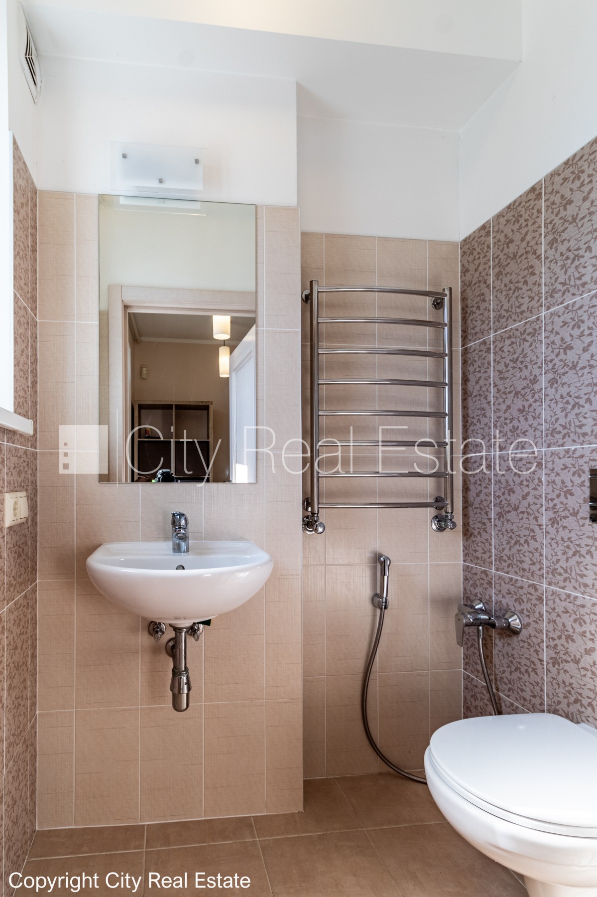 Sludinājumi. Rindu māja, apsaimniekošanas maksa mēnesī 100 EUR, labiekārtota apzaļumota teritorija, labiekārtots Cena: 1700 EUR/mēn Foto #24