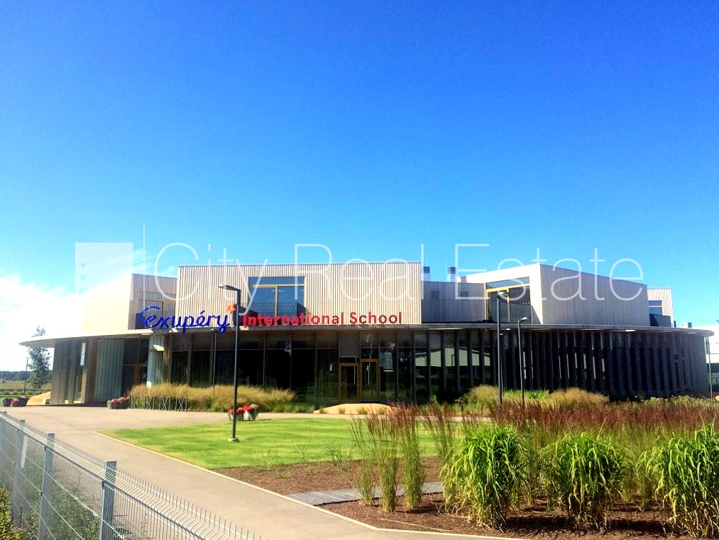 Sludinājumi. Rindu māja, jaunceltne, zaļā teritorija, slēgts pagalms, vieta vairākām automašīnām, apzaļumota Cena: 1200 EUR/mēn Foto #22