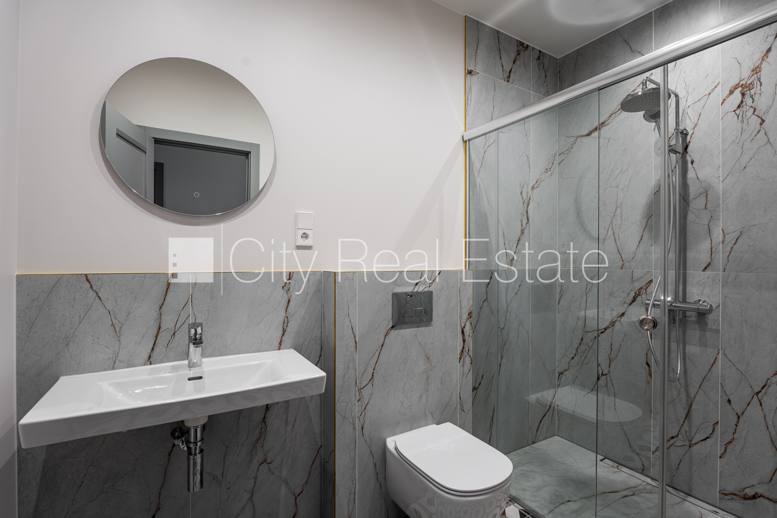 Sludinājumi. Rindu māja, jaunceltne, dzīvokļu skaits ēkā  5 gab., slēgts pagalms, vieta automašīnai, apzaļumota Cena: 1500 EUR/mēn Foto #25