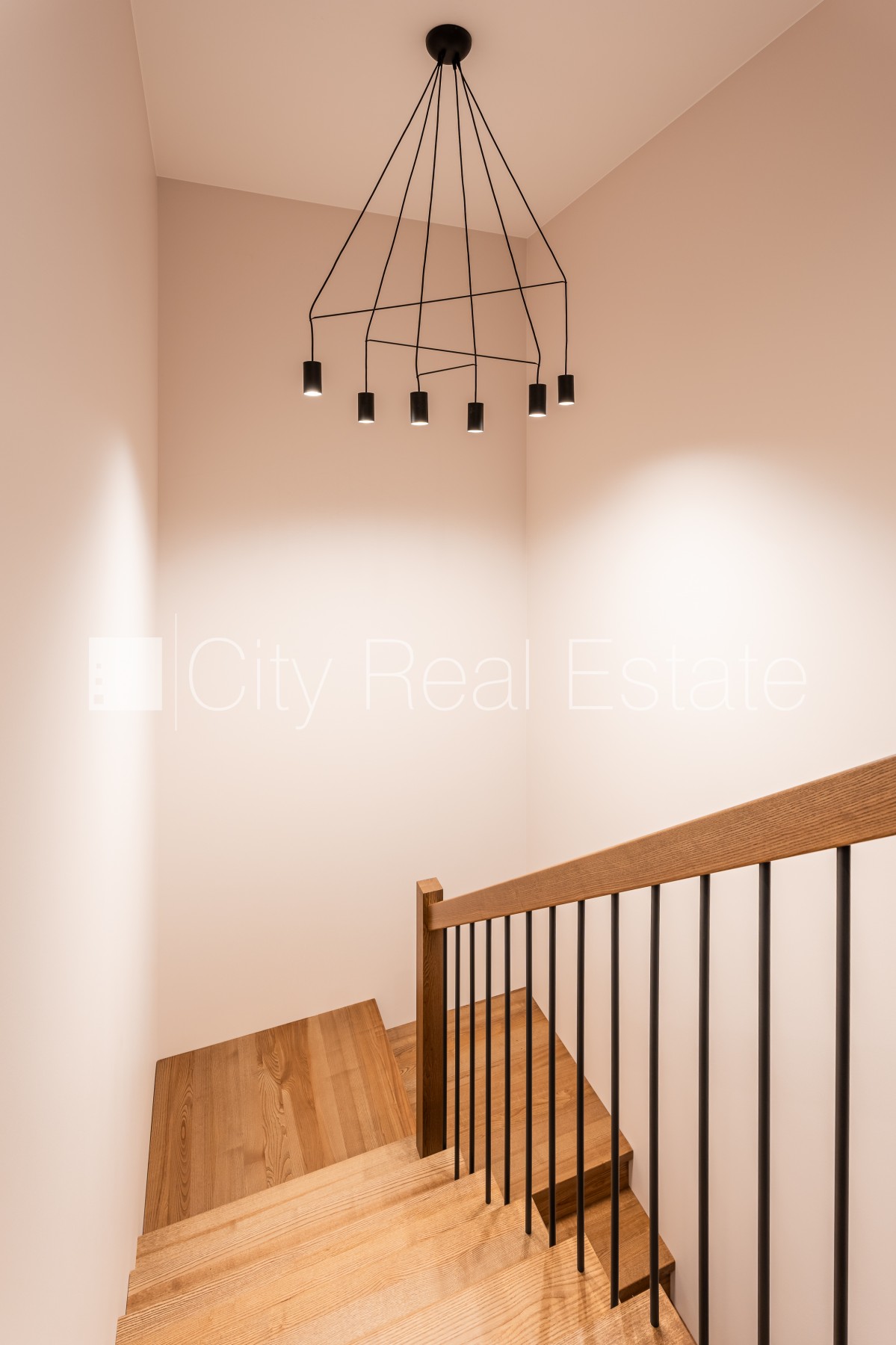 Sludinājumi. Rindu māja, jaunceltne, dzīvokļu skaits ēkā  5 gab., slēgts pagalms, vieta automašīnai, apzaļumota Cena: 1500 EUR/mēn Foto #10