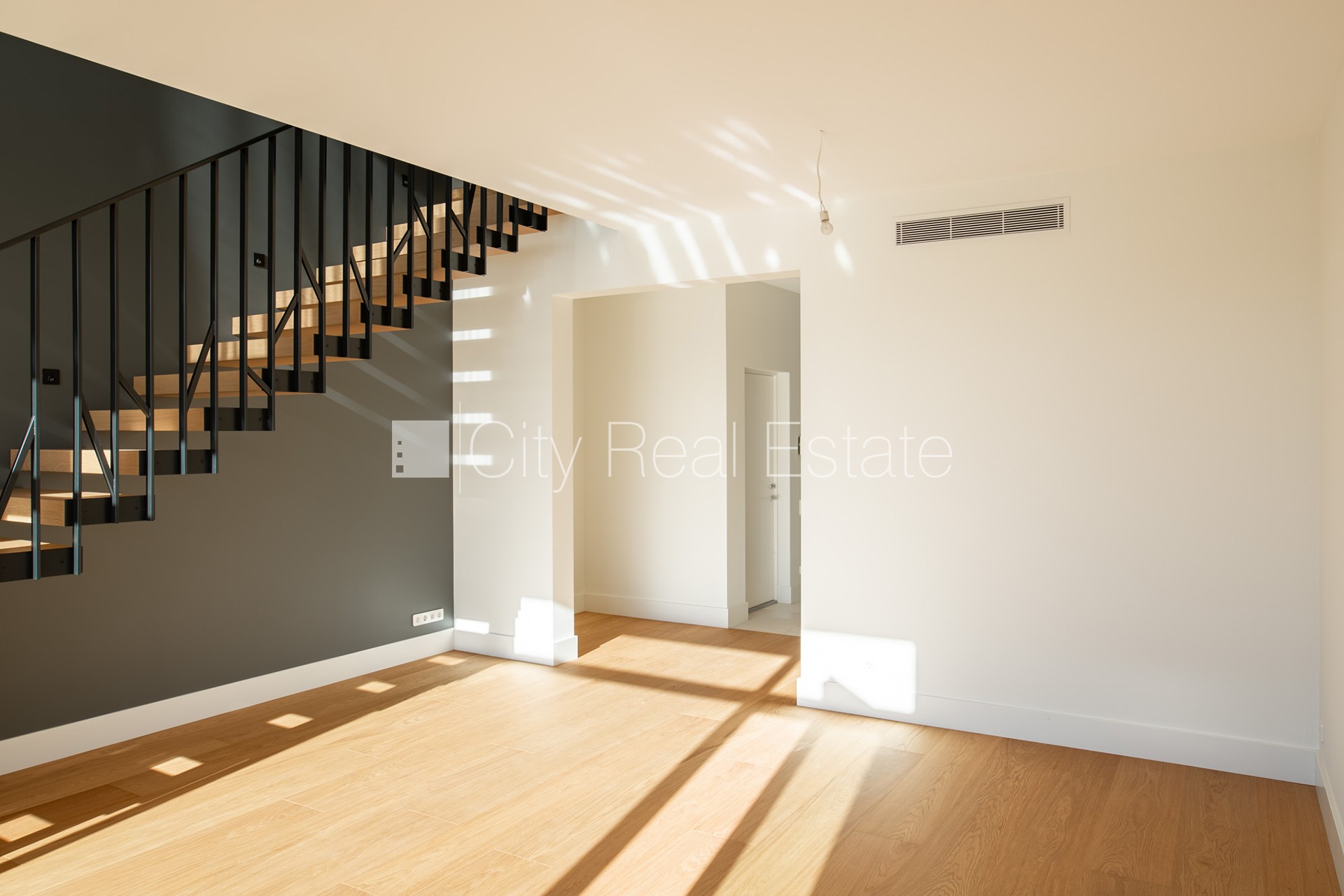 Sludinājumi. Projekts - Lindenholma kvartāls (Lindenholmas dzīvojamais kvartāls), jaunceltne, zaļā teritorija, Cena: 2150 EUR/mēn Foto #2