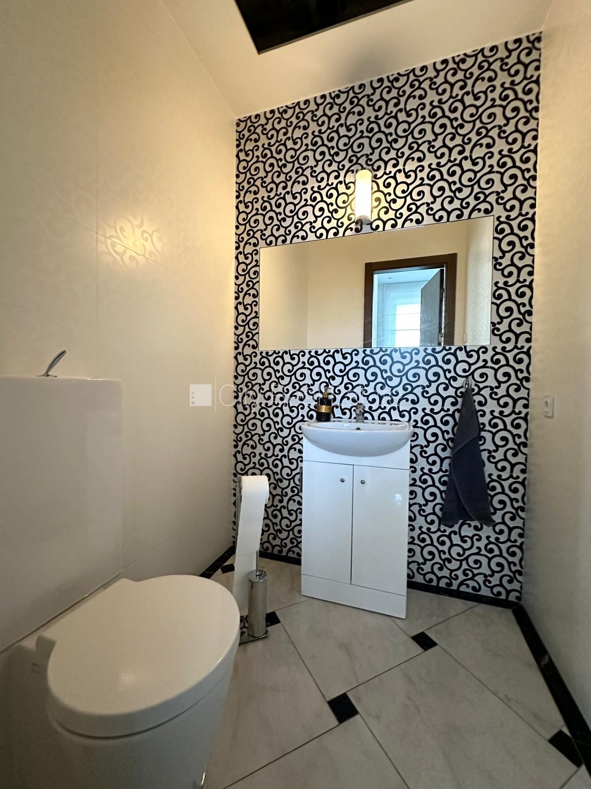 Sludinājumi. Privātmāja, labiekārtota apzaļumota teritorija, labiekārtots apzaļumots pagalms 2840 m2, iežogota Cena: 990000 EUR Foto #19