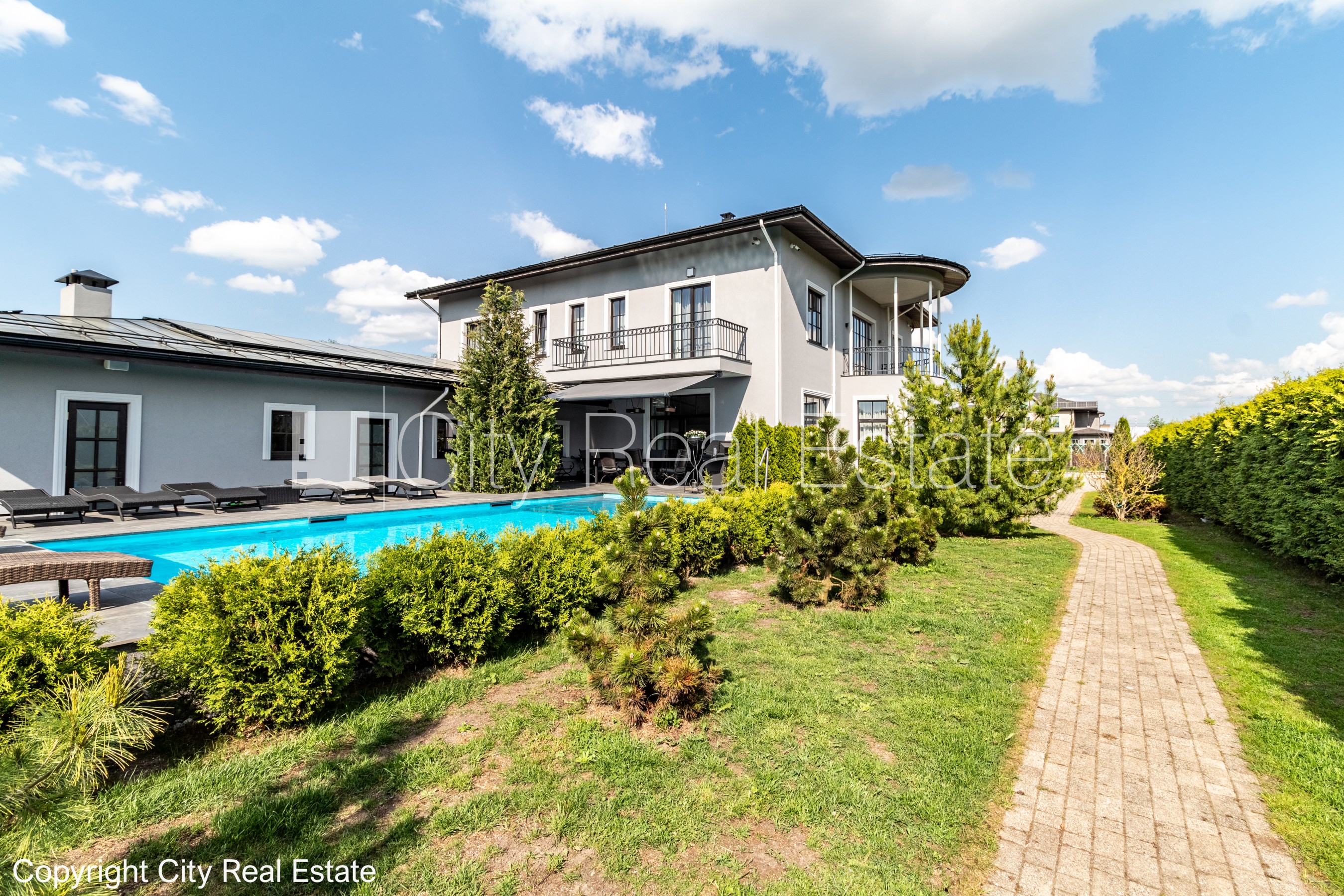 Sludinājumi. Privātmāja, labiekārtota apzaļumota teritorija, labiekārtots apzaļumots pagalms 2840 m2, iežogota Cena: 990000 EUR Foto #4