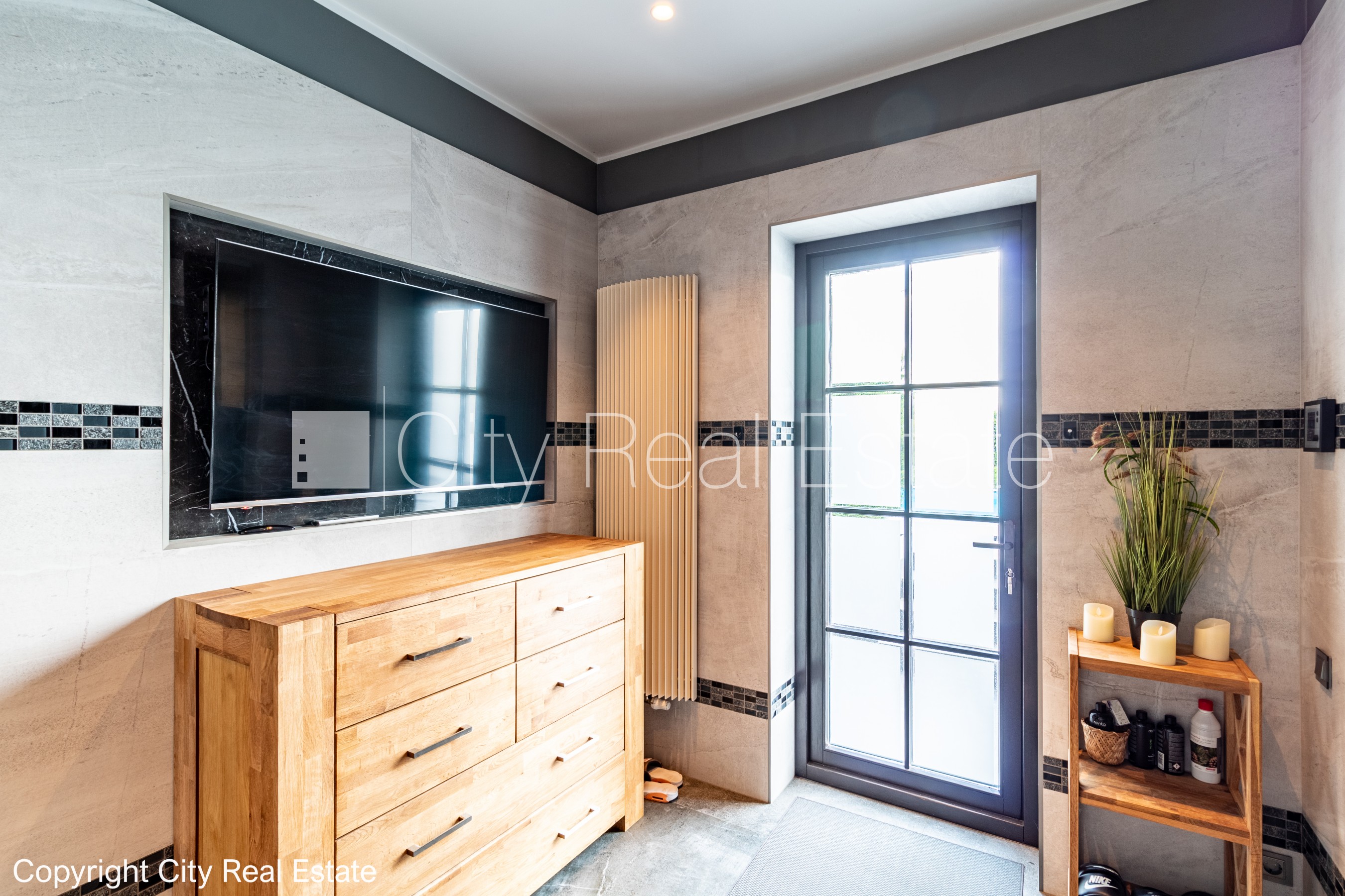 Sludinājumi. Privātmāja, labiekārtota apzaļumota teritorija, labiekārtots apzaļumots pagalms 2840 m2, iežogota Cena: 990000 EUR Foto #22