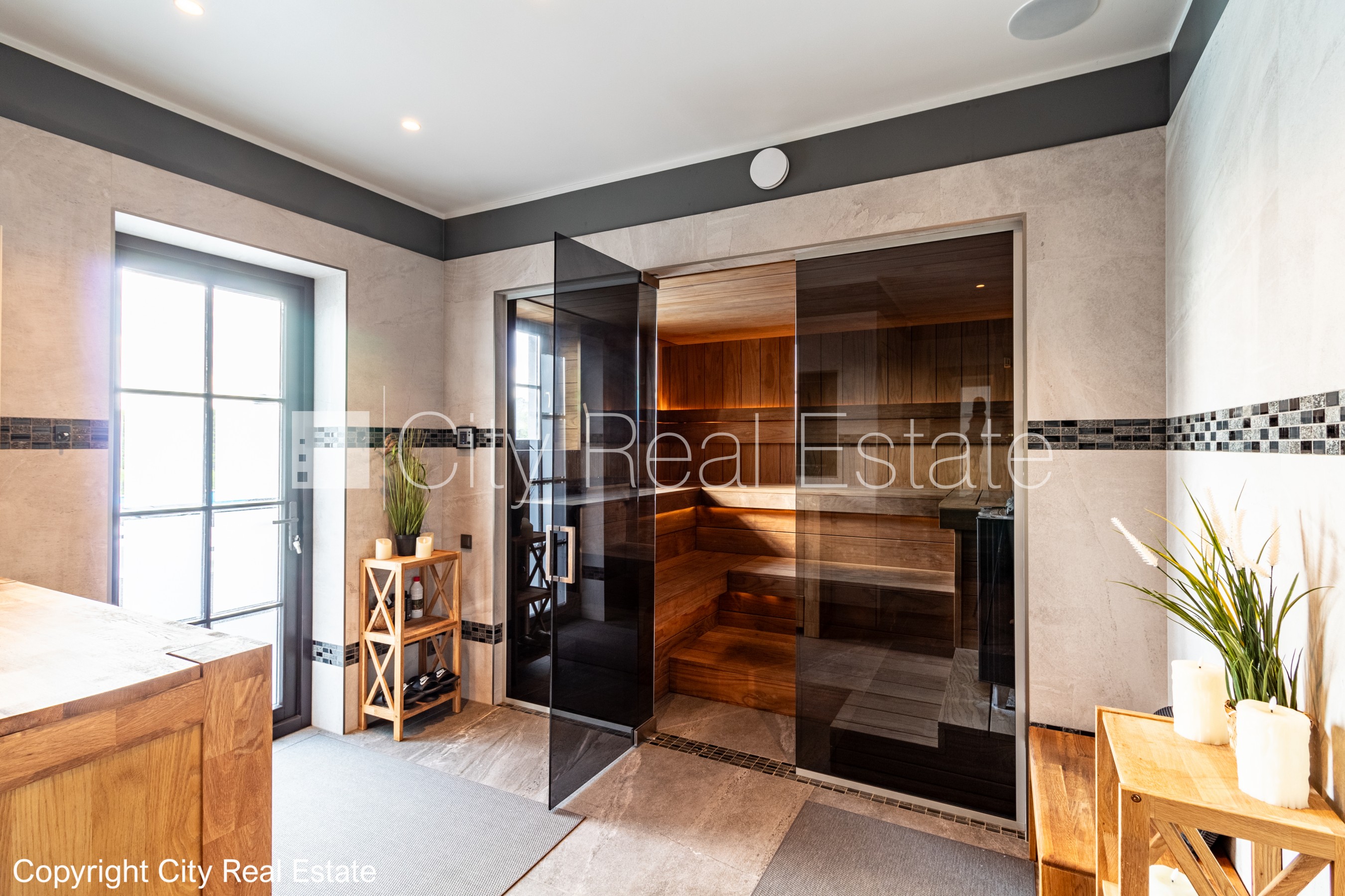 Sludinājumi. Privātmāja, labiekārtota apzaļumota teritorija, labiekārtots apzaļumots pagalms 2840 m2, iežogota Cena: 990000 EUR Foto #21