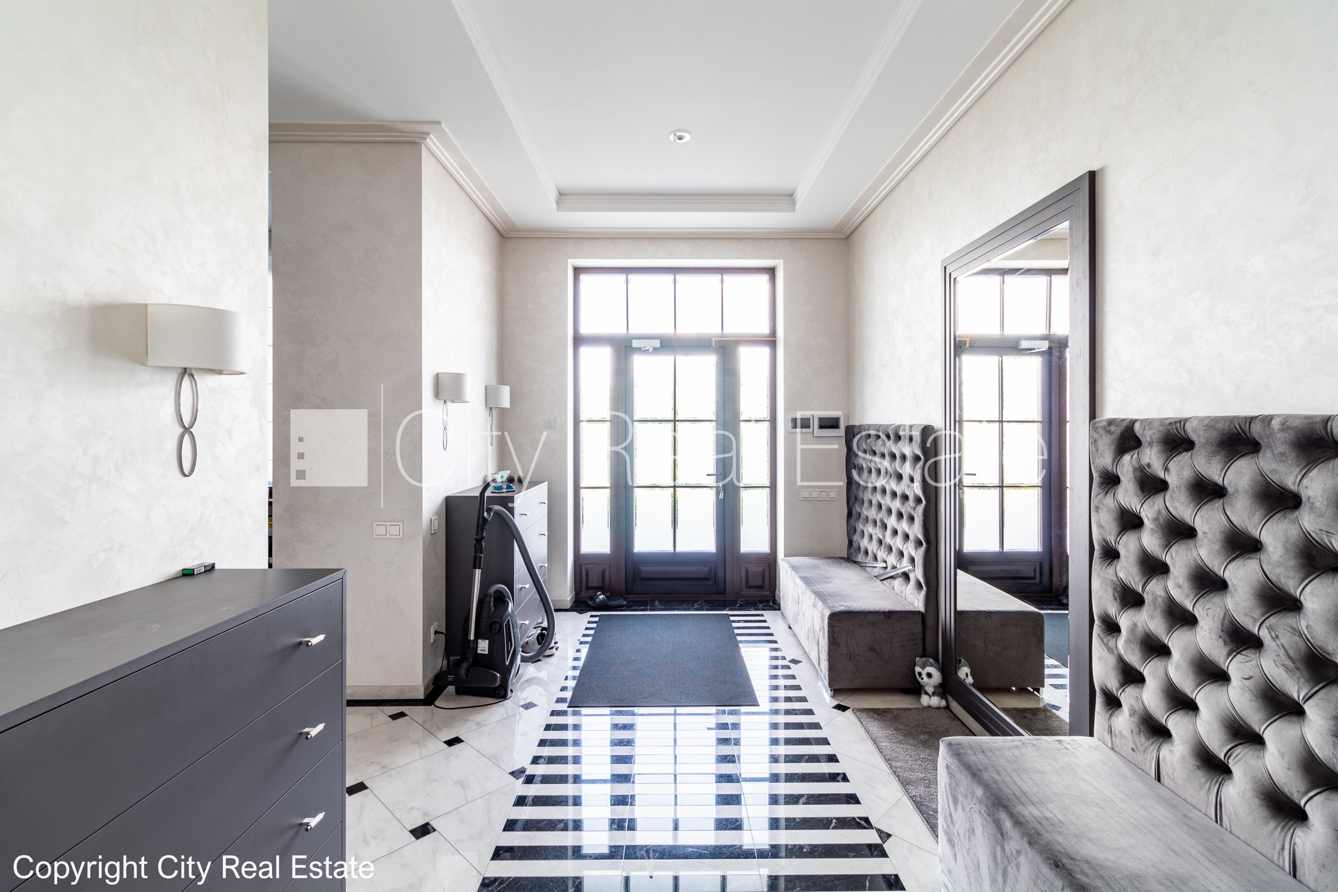 Sludinājumi. Privātmāja, labiekārtota apzaļumota teritorija, labiekārtots apzaļumots pagalms 2840 m2, iežogota Cena: 990000 EUR Foto #13