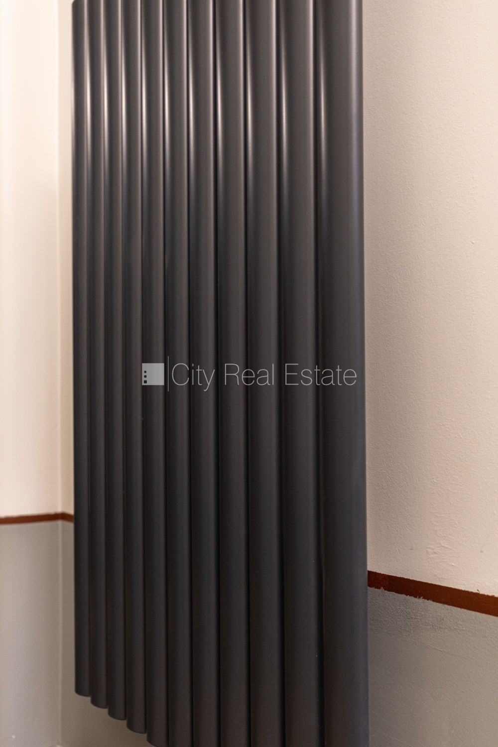 Объявление. Домовладение, реновированный дом, благоустроенный озеленённый двор, в доме новая електроинсталяция, Цена: 88570 EUR Foto #4