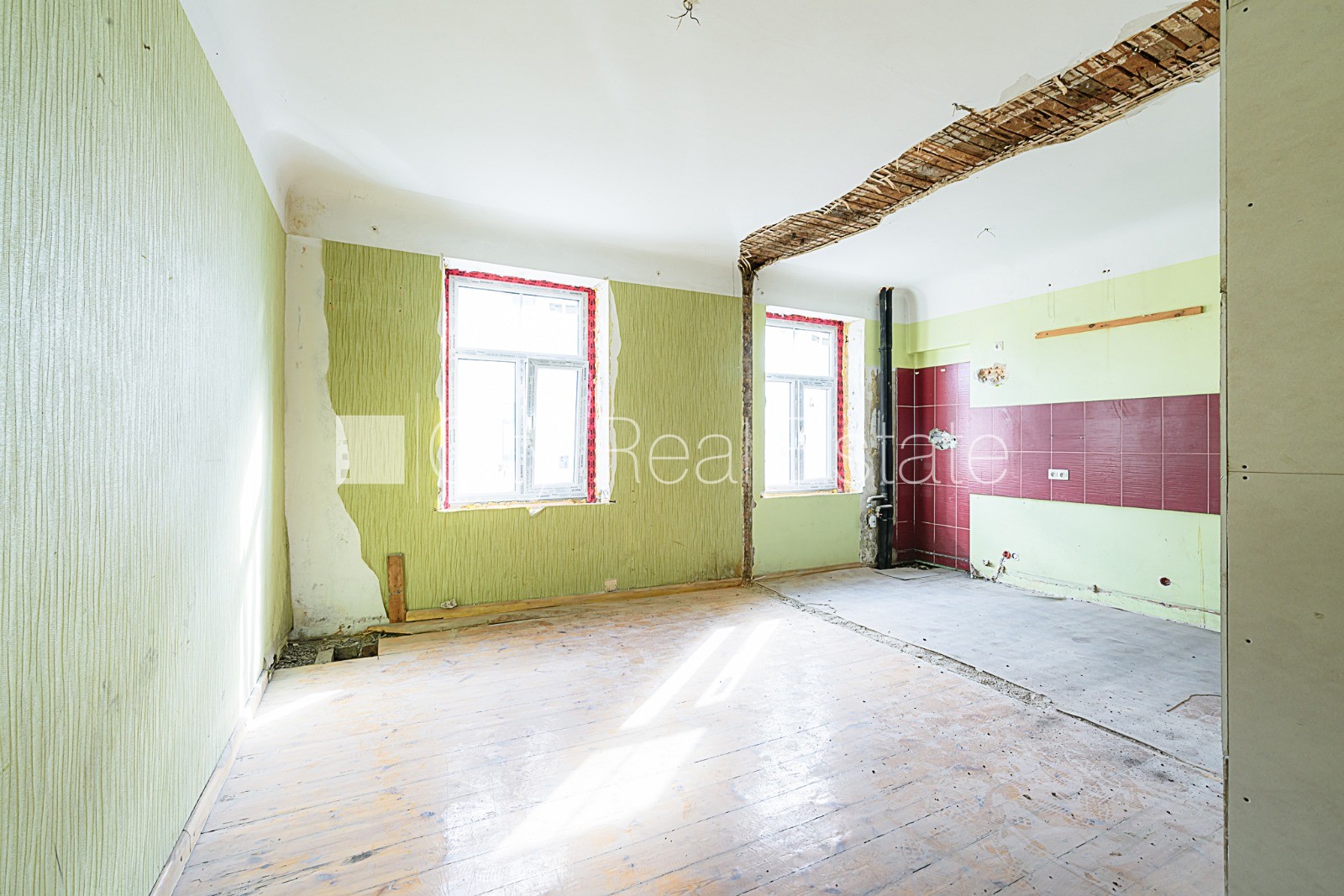 Объявление. Домовладение, реновированный дом, благоустроенный озеленённый двор, в доме новая електроинсталяция, Цена: 88570 EUR Foto #5