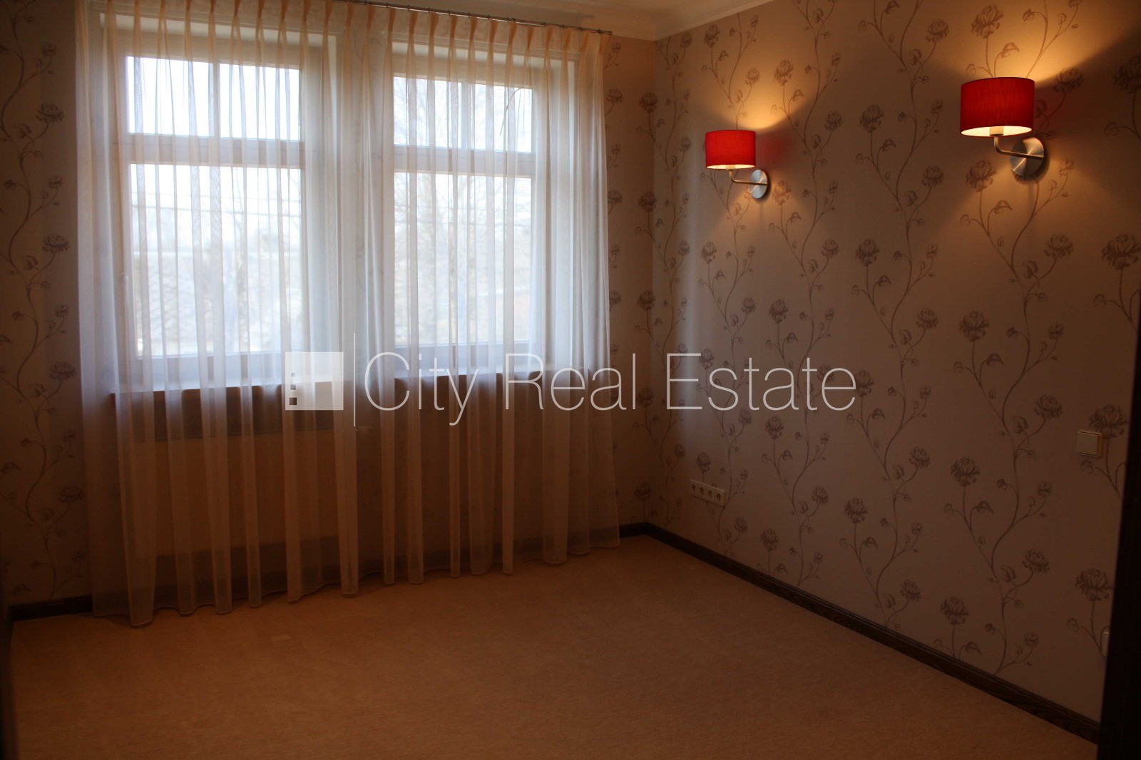 Sludinājumi. Privātmāja, labiekārtota apzaļumota teritorija, iežogota teritorija, teritorijas iebrauktuves vārti Cena: 2100 EUR/mēn Foto #6