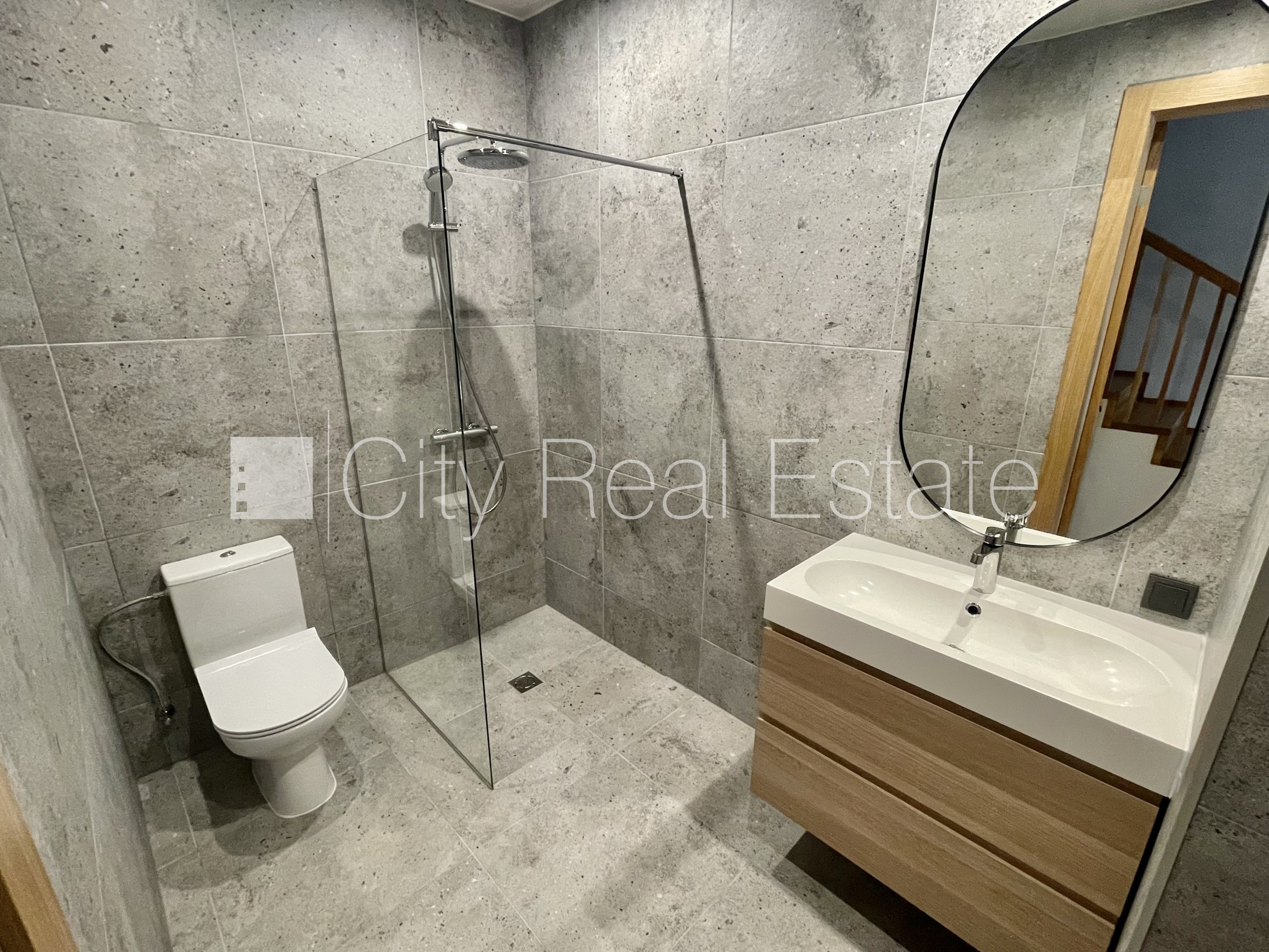 Sludinājumi. Privātmāja, energo efektīva māja, labiekārtota apzaļumota teritorija, slēgta teritorija, vieta Cena: 1250 EUR/mēn Foto #12