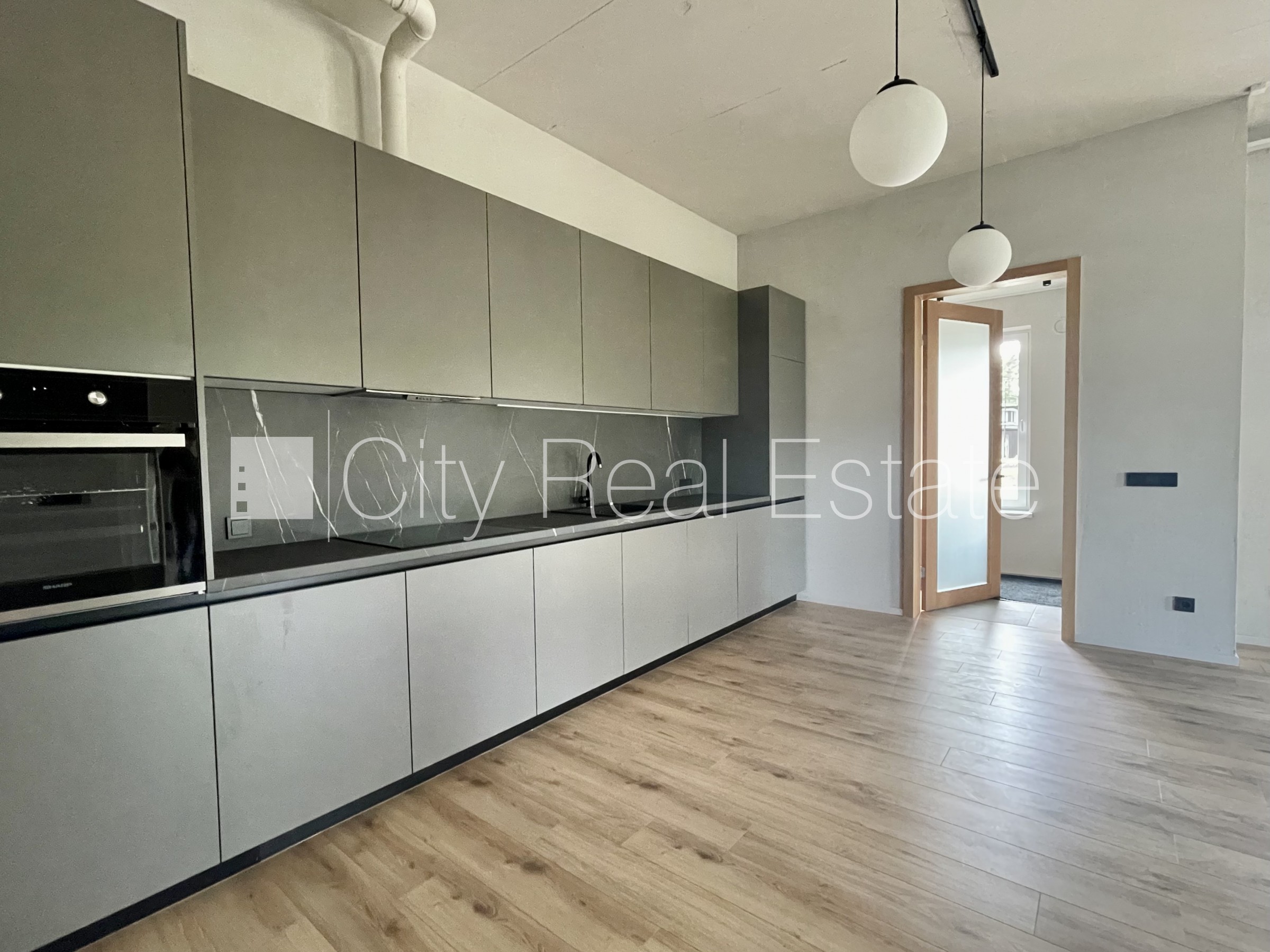 Sludinājumi. Privātmāja, energo efektīva māja, labiekārtota apzaļumota teritorija, slēgta teritorija, vieta Cena: 1250 EUR/mēn Foto #4