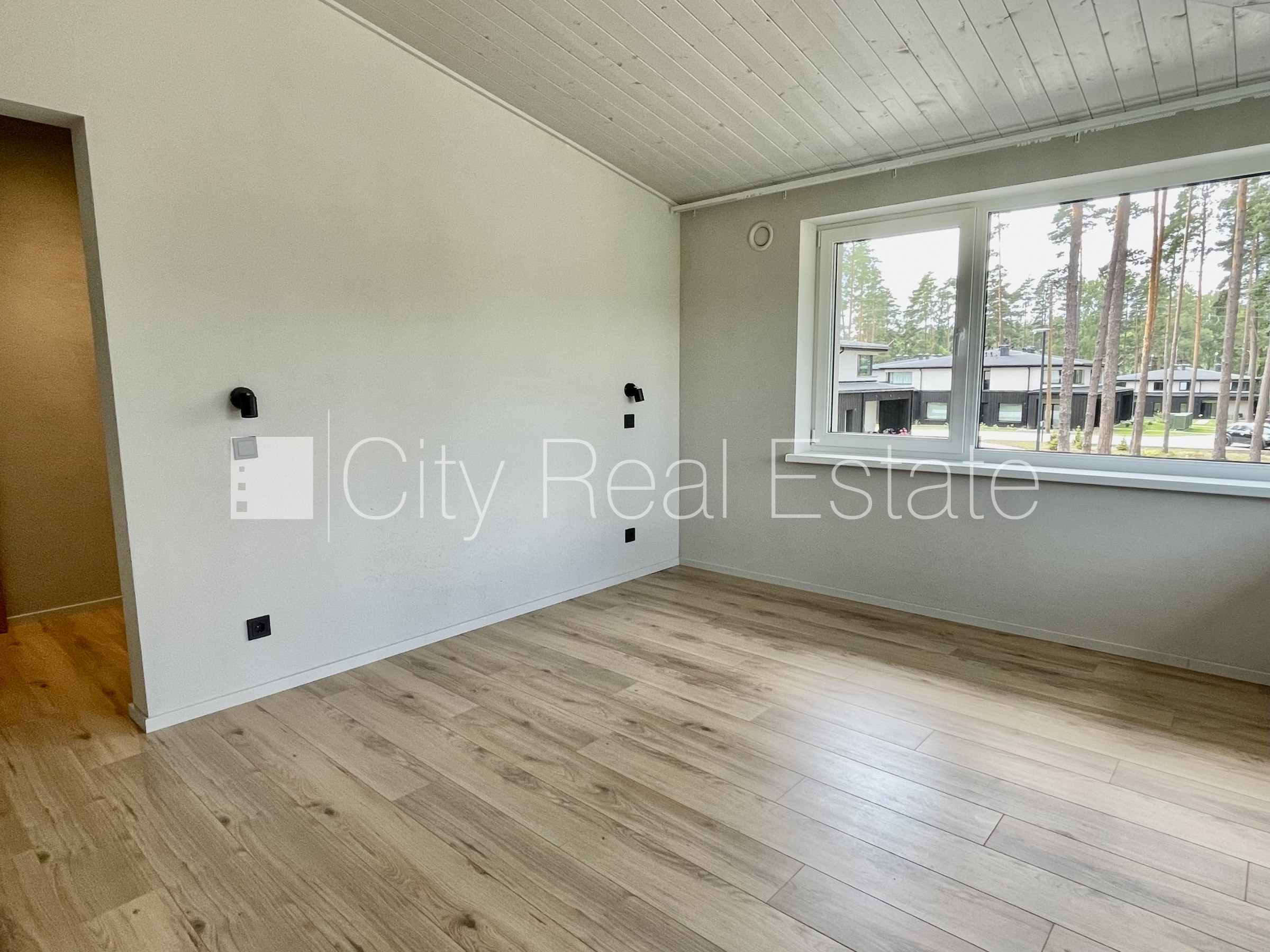 Sludinājumi. Privātmāja, energo efektīva māja, labiekārtota apzaļumota teritorija, slēgta teritorija, vieta Cena: 1250 EUR/mēn Foto #7