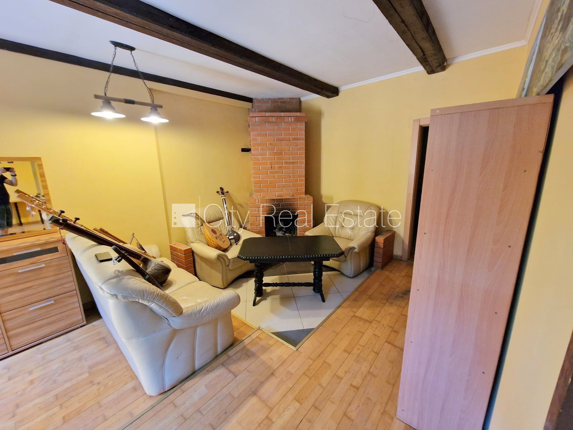 Sludinājumi. Puse mājas, labiekārtots apzaļumots pagalms, vieta automašīnai, ieeja no pagalma, terase, logi Cena: 1000 EUR/mēn Foto #6